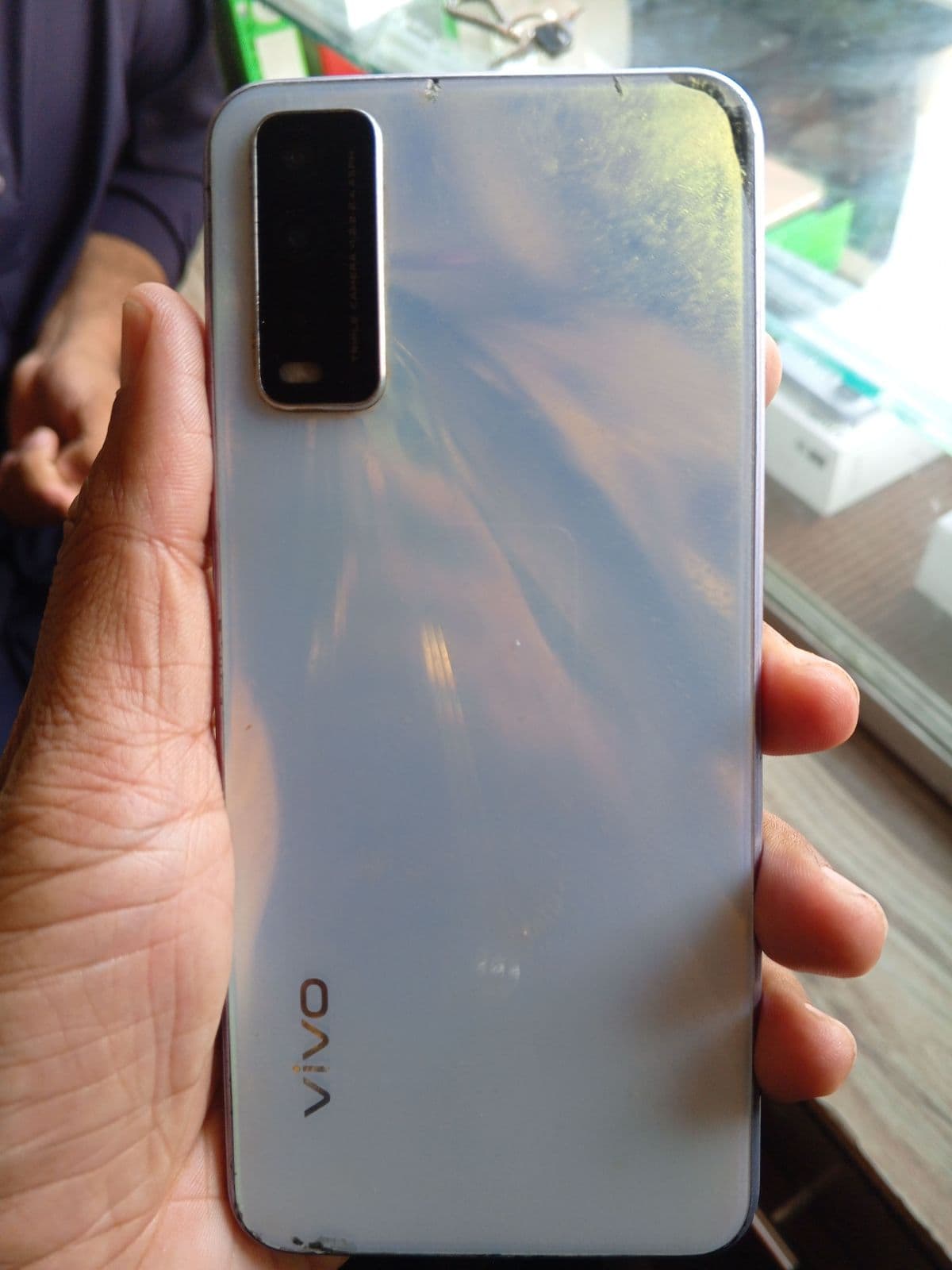 Vivo Y20 4GB / 64GB in Dawn White — photo 1