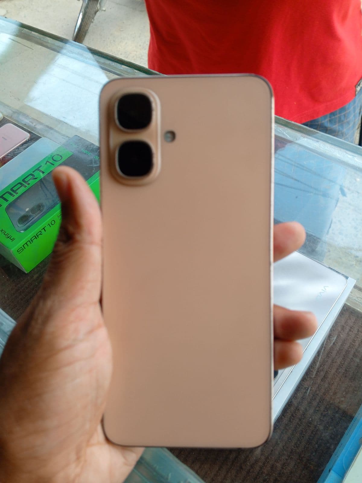 Infinix Smart 10 4GB / 64GB in Twilight Gold — photo 1