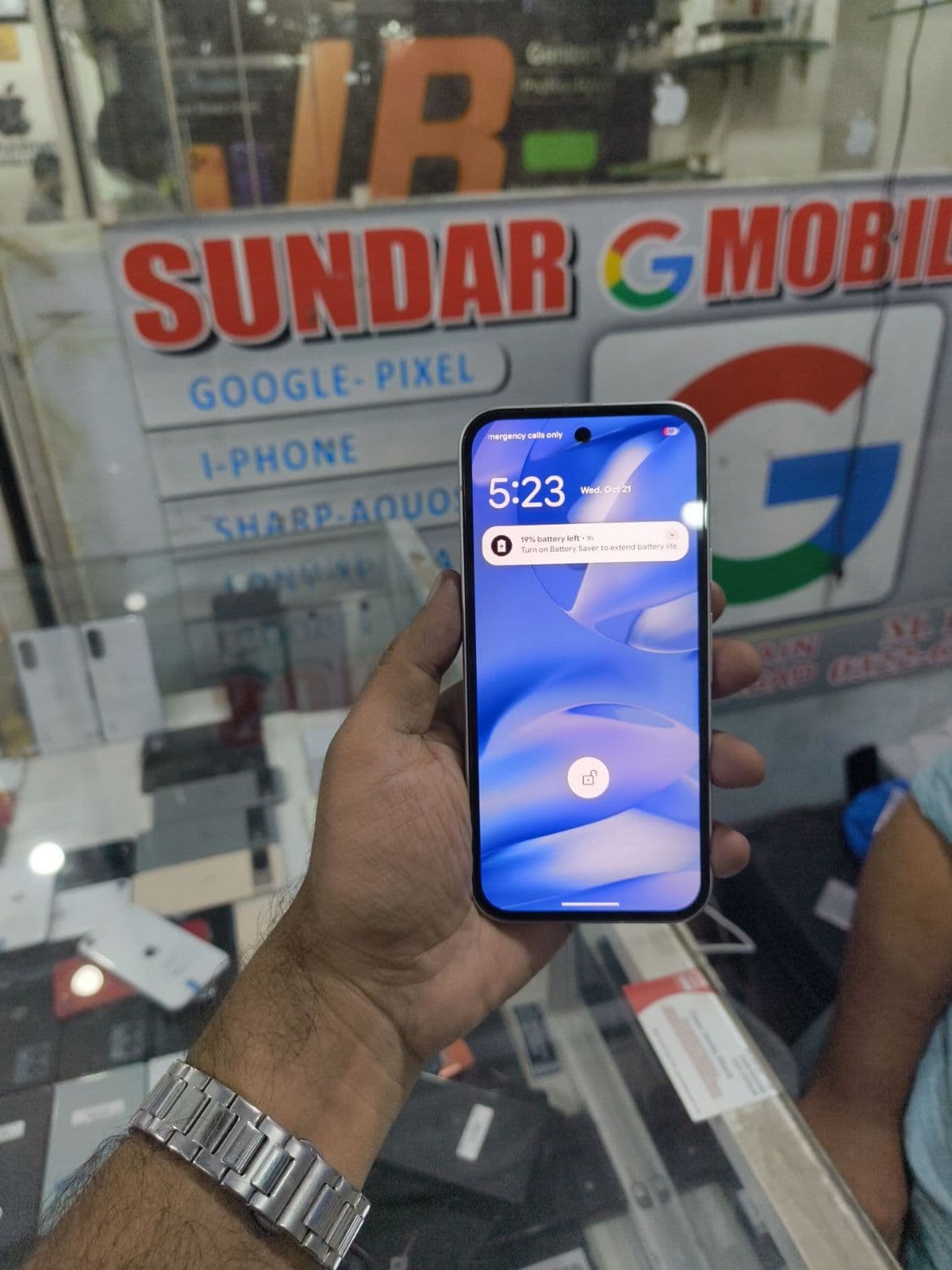 Google Pixel 9a 8GB / 128GB in Porcelain — photo 2