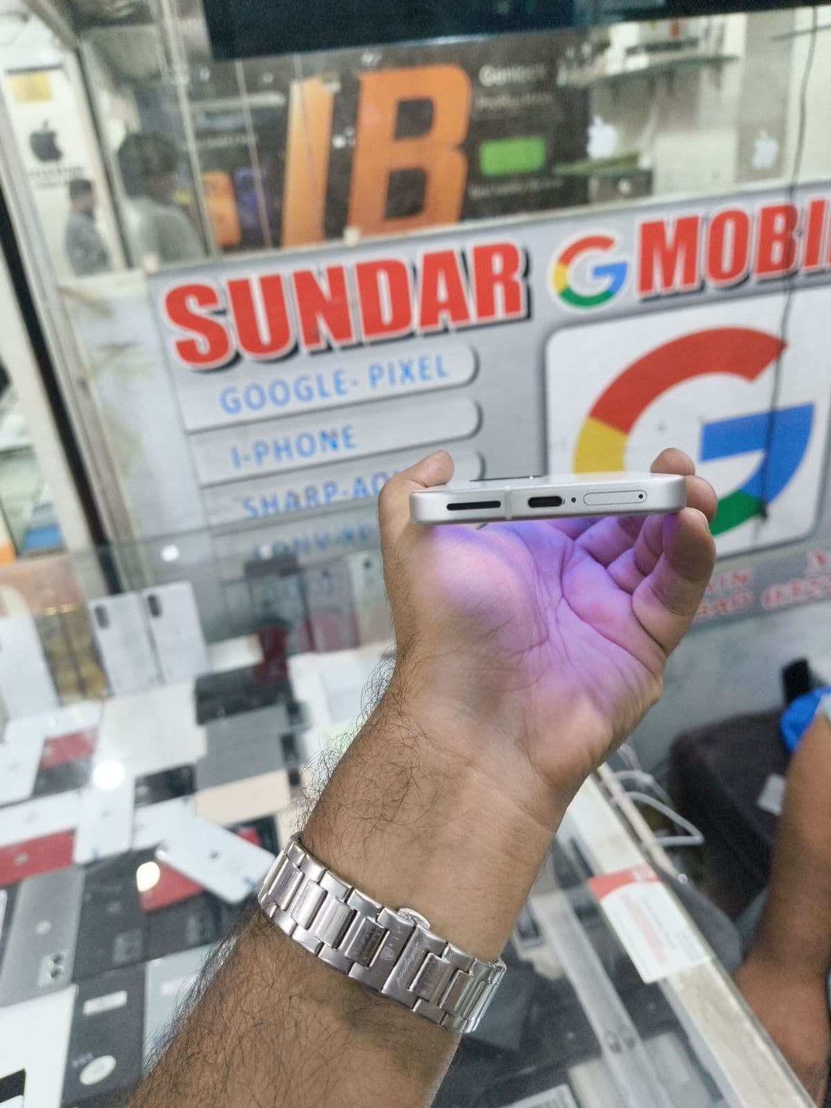 Google Pixel 9a 8GB / 128GB in Porcelain — photo 5