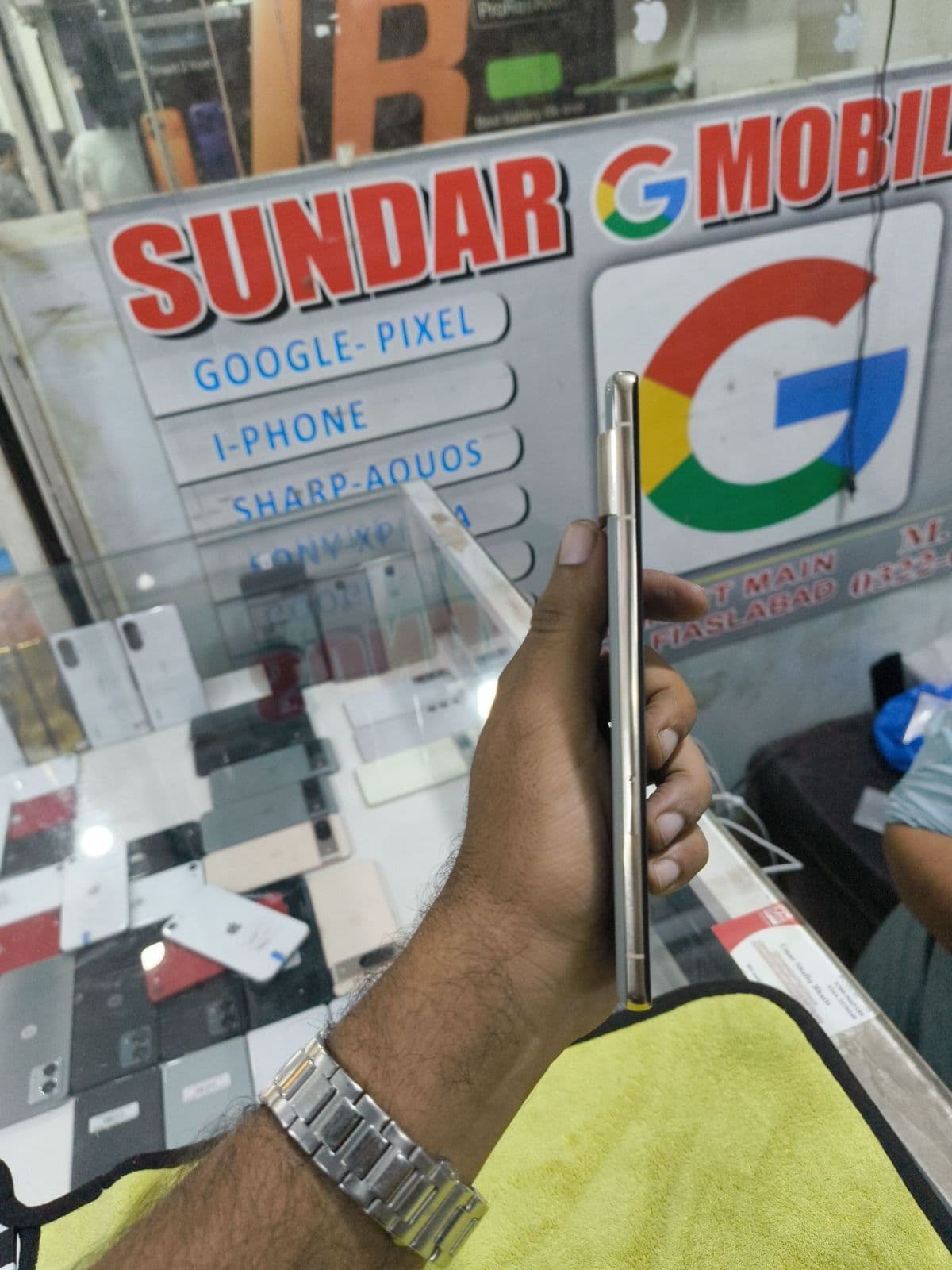 Google Pixel 7 Pro 12GB / 512GB in Hazel — photo 3