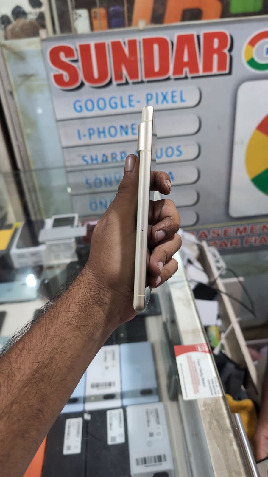 Google Pixel 7 8GB / 128GB in Lemongrass — photo 3