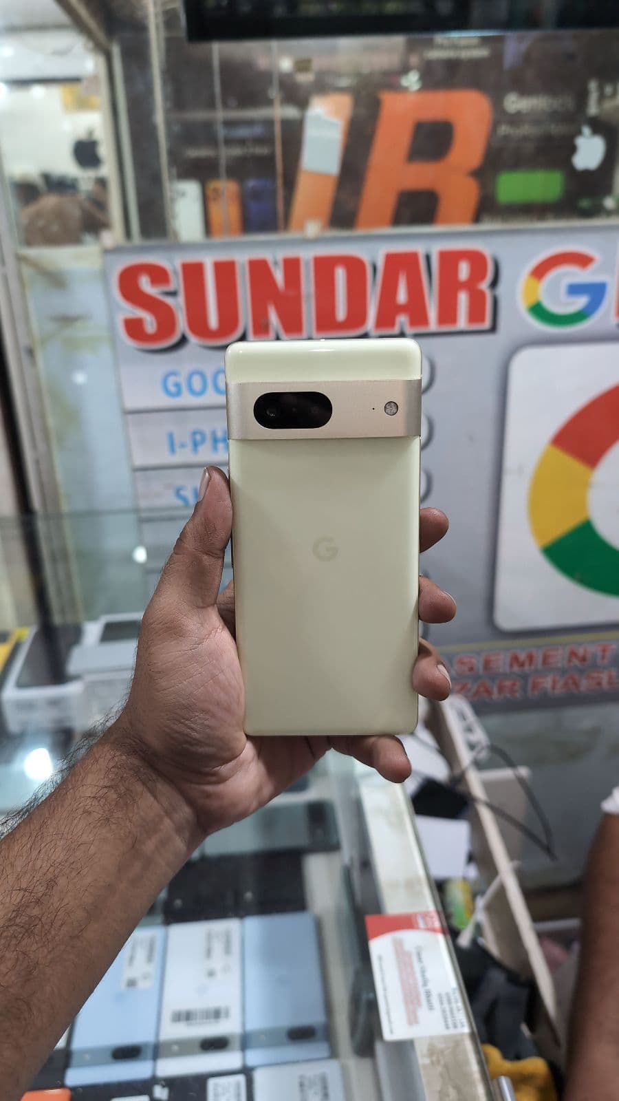 Google Pixel 7 8GB / 128GB in Lemongrass — photo 1