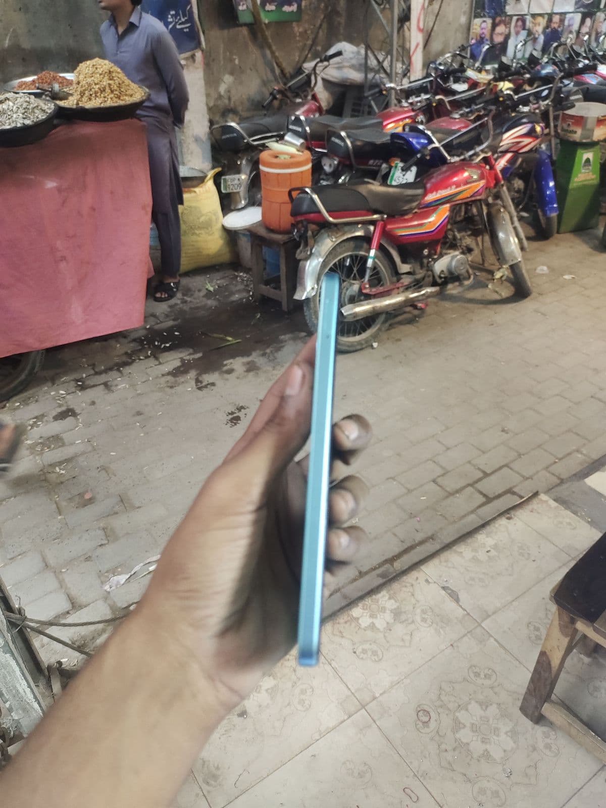 Oppo A78 8GB / 256GB in Aqua Green — photo 4