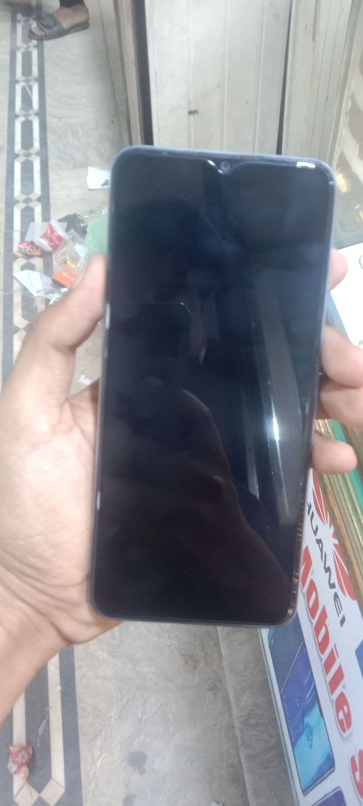 Oppo A18 4GB / 64GB in Glowing Blue — photo 2