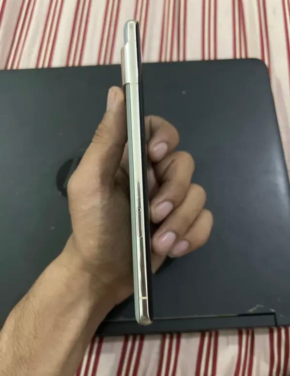 Google Pixel 7 Pro 12GB / 256GB in Hazel — photo 2