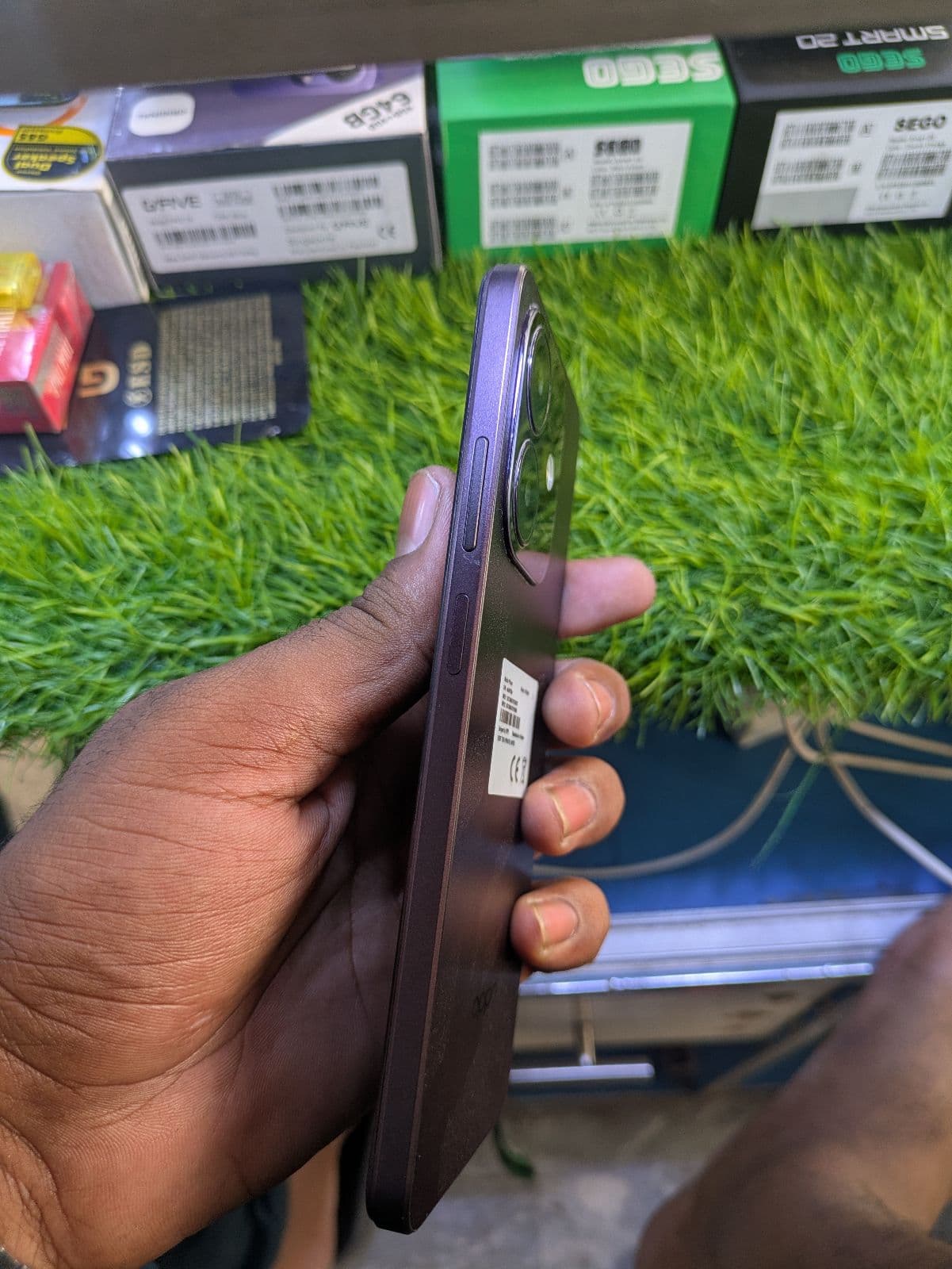 Oppo A5i 4GB / 64GB in Titanium Purple — photo 5