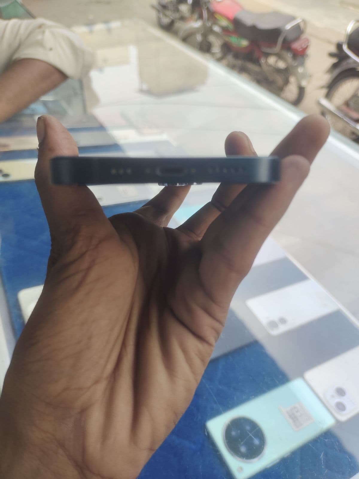 Apple iPhone 14 128GB in Blue — photo 3