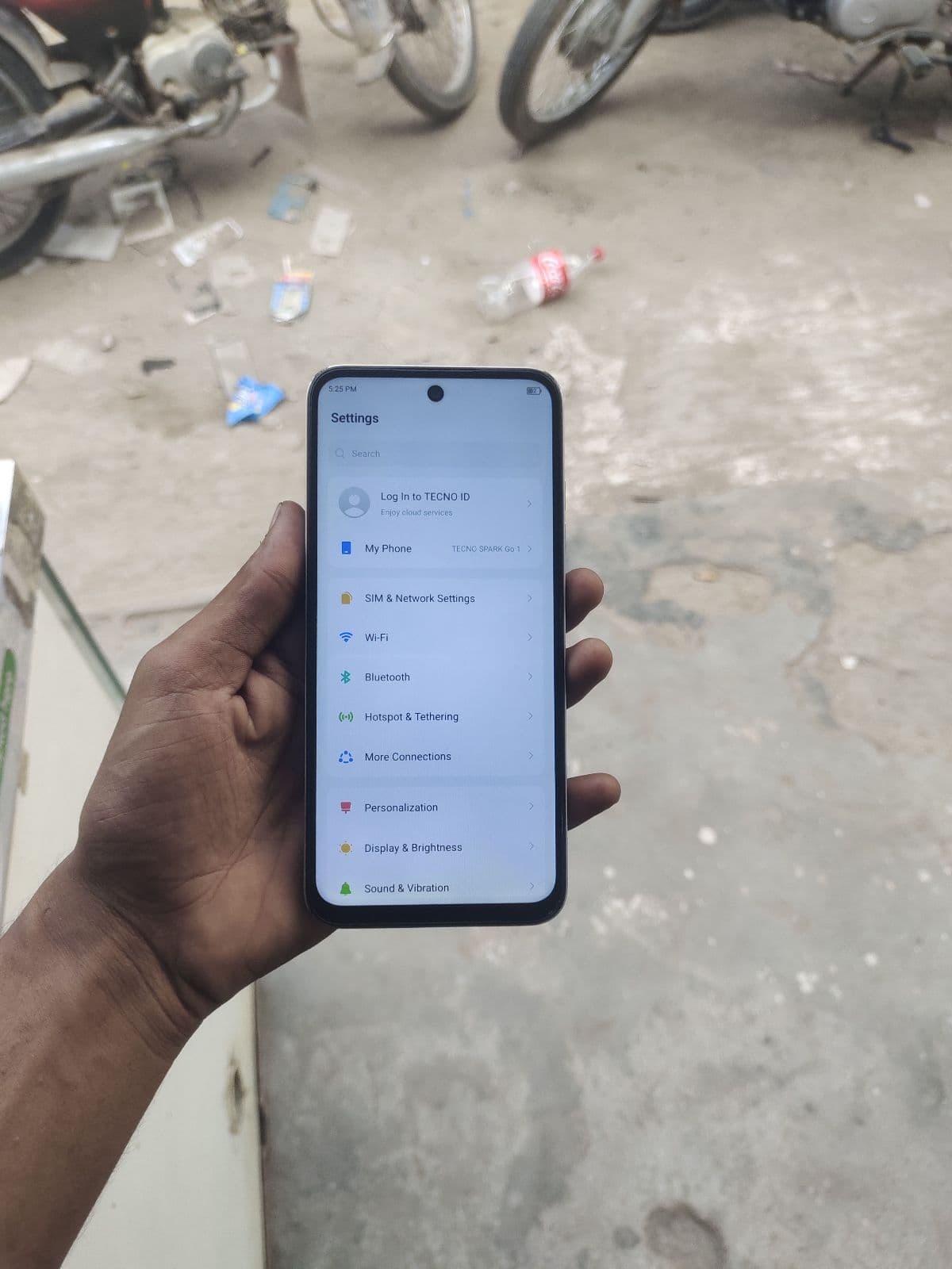Tecno Spark Go 1 4GB / 64GB in Glittery White — photo 2