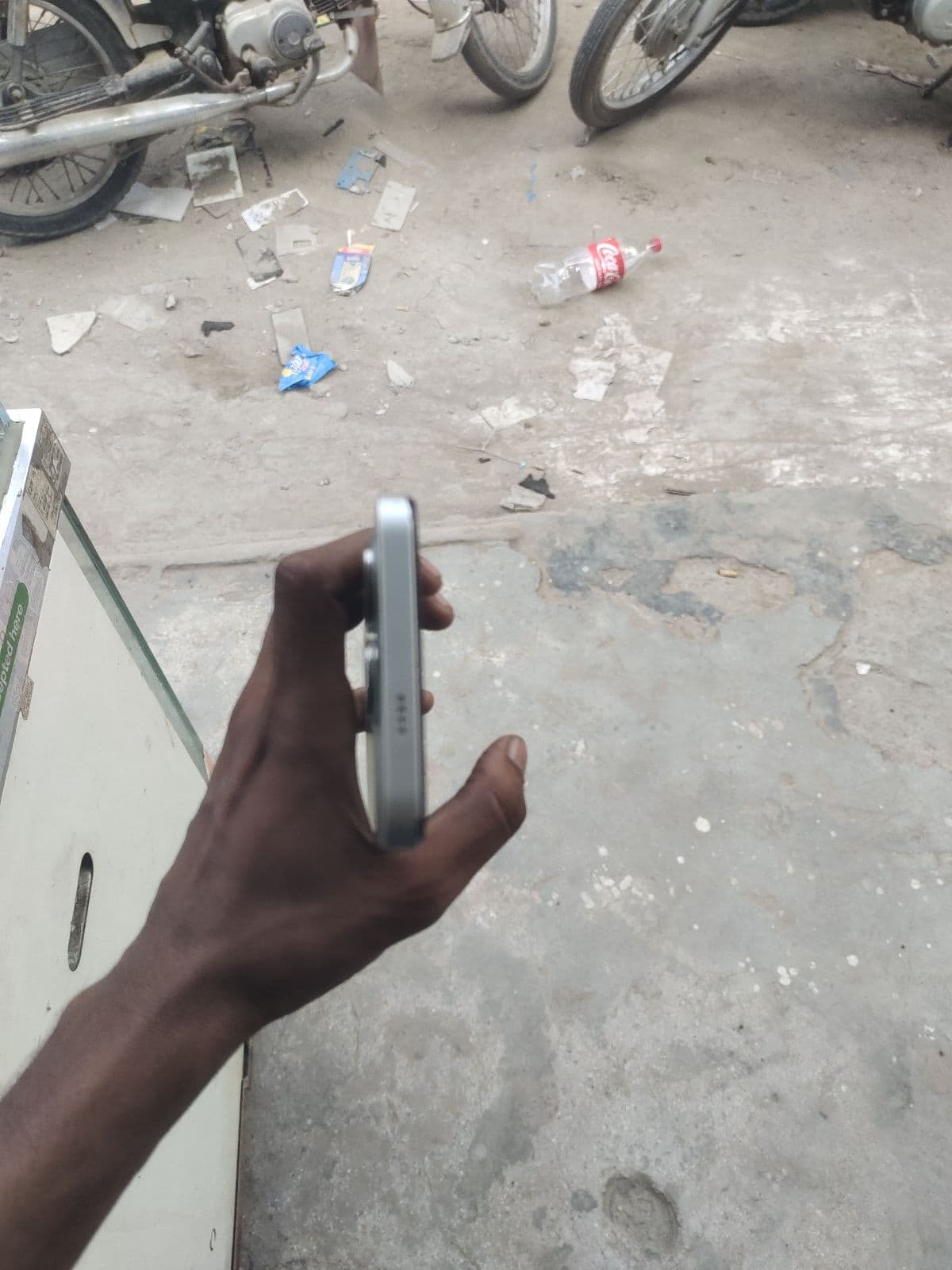 Tecno Spark Go 1 4GB / 64GB in Glittery White — photo 5