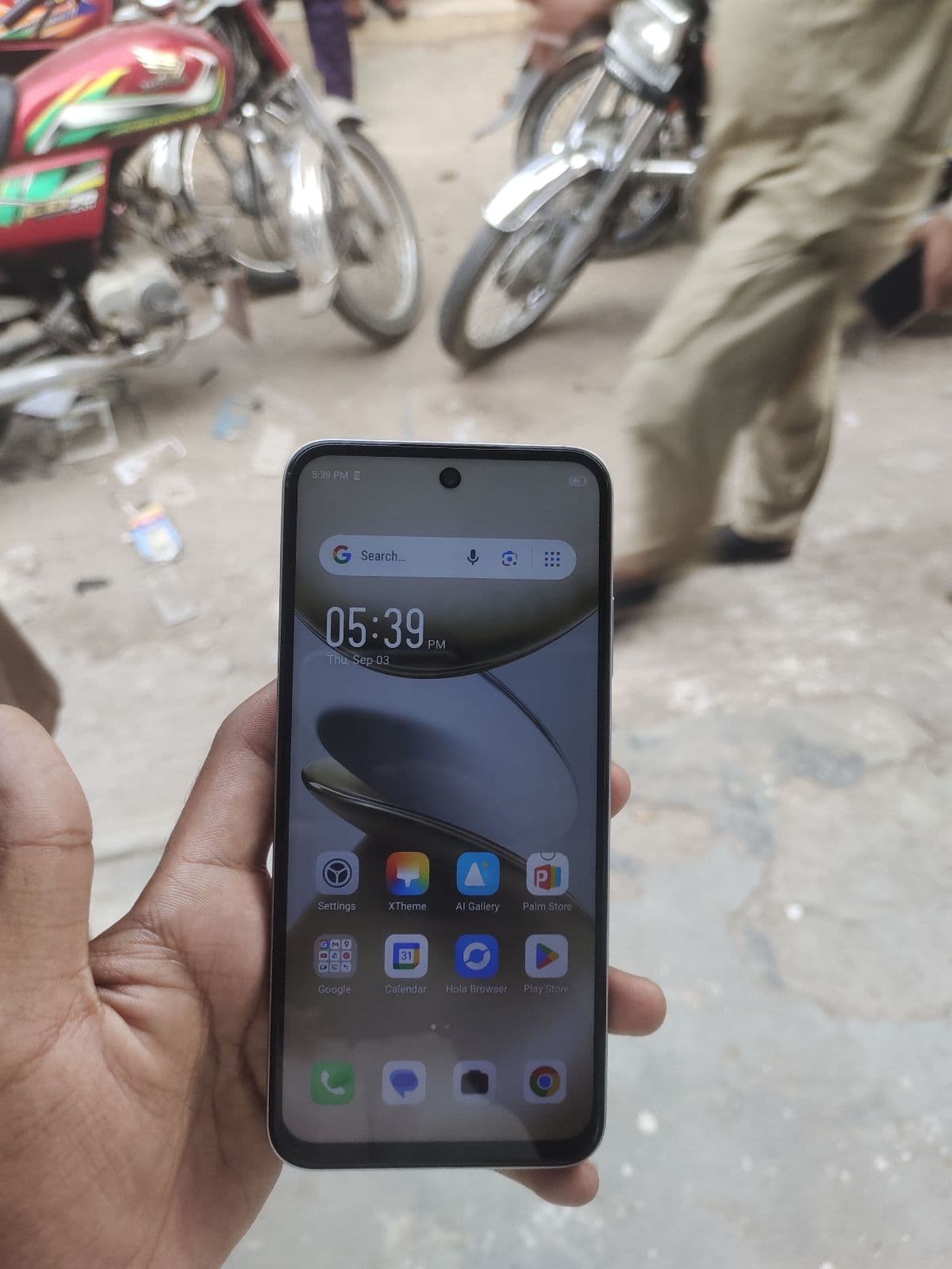 Infinix Smart 9 HD 4GB / 64GB in Neo Titanium — photo 3
