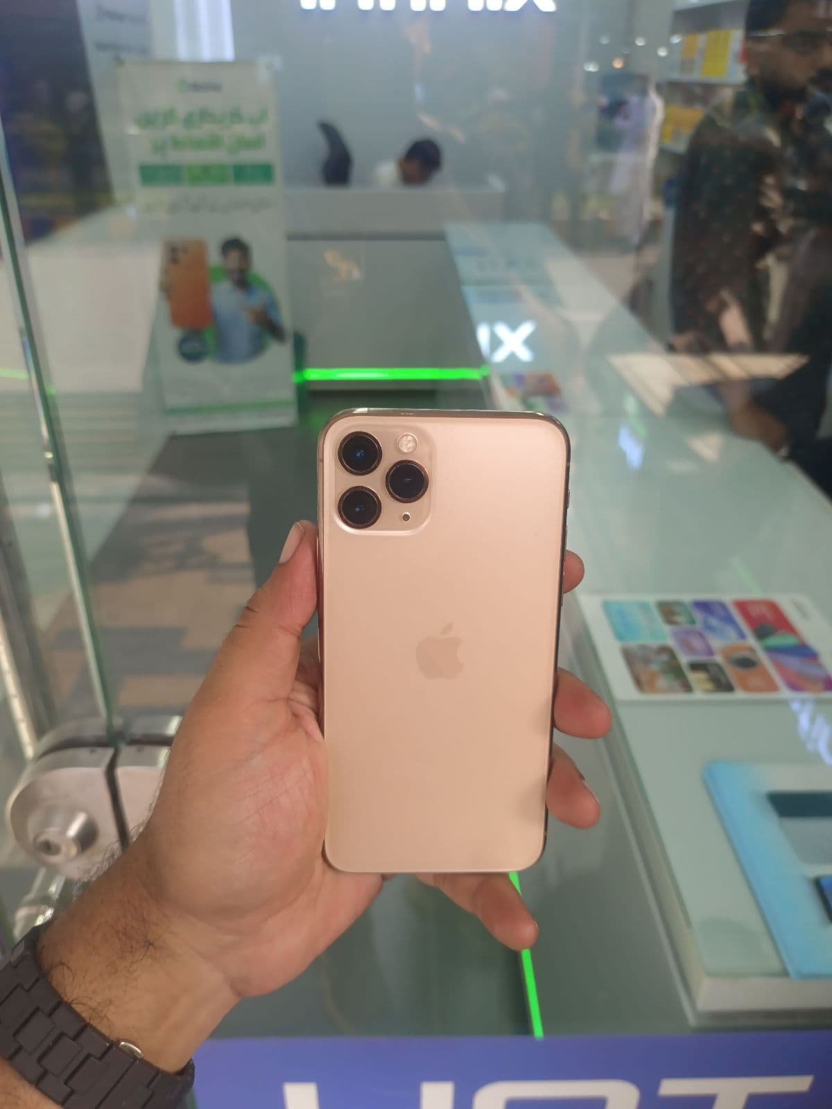 iPhone 11 Pro · 64GB
