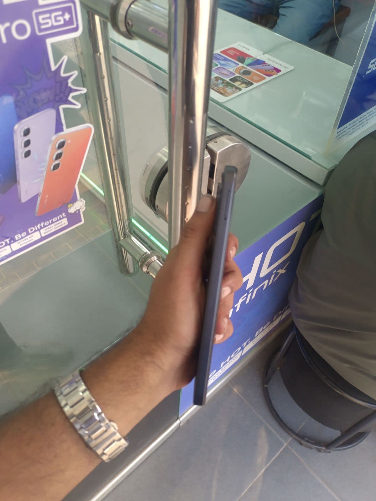 Tecno Spark 50 6GB / 128GB in Titanium Grey — photo 3