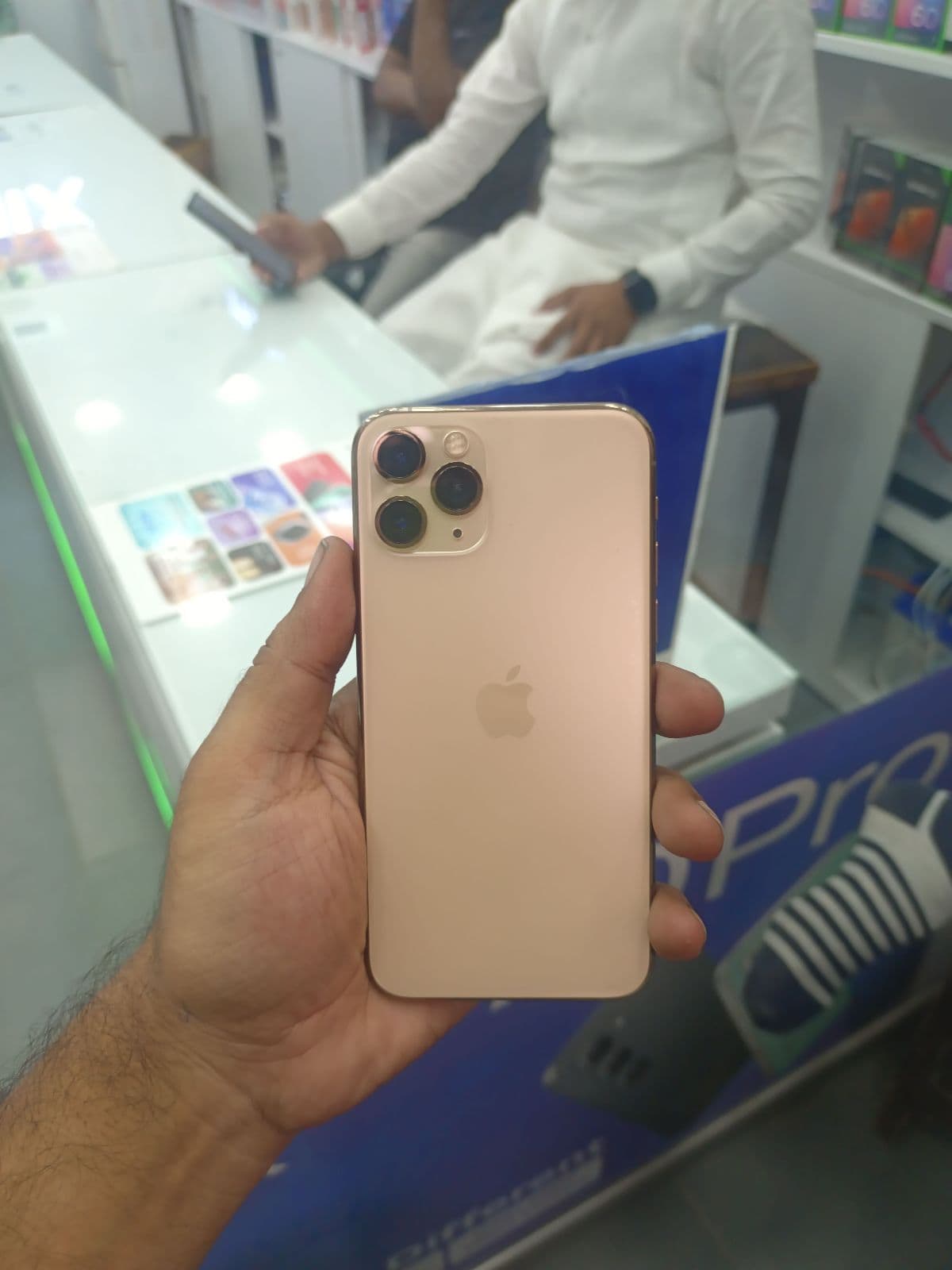 iPhone 11 Pro · 64GB