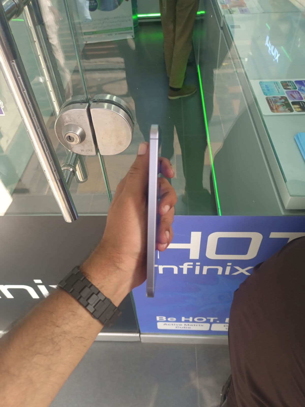 Samsung Galaxy A57 5G 8GB / 128GB in Awesome Gray — photo 3