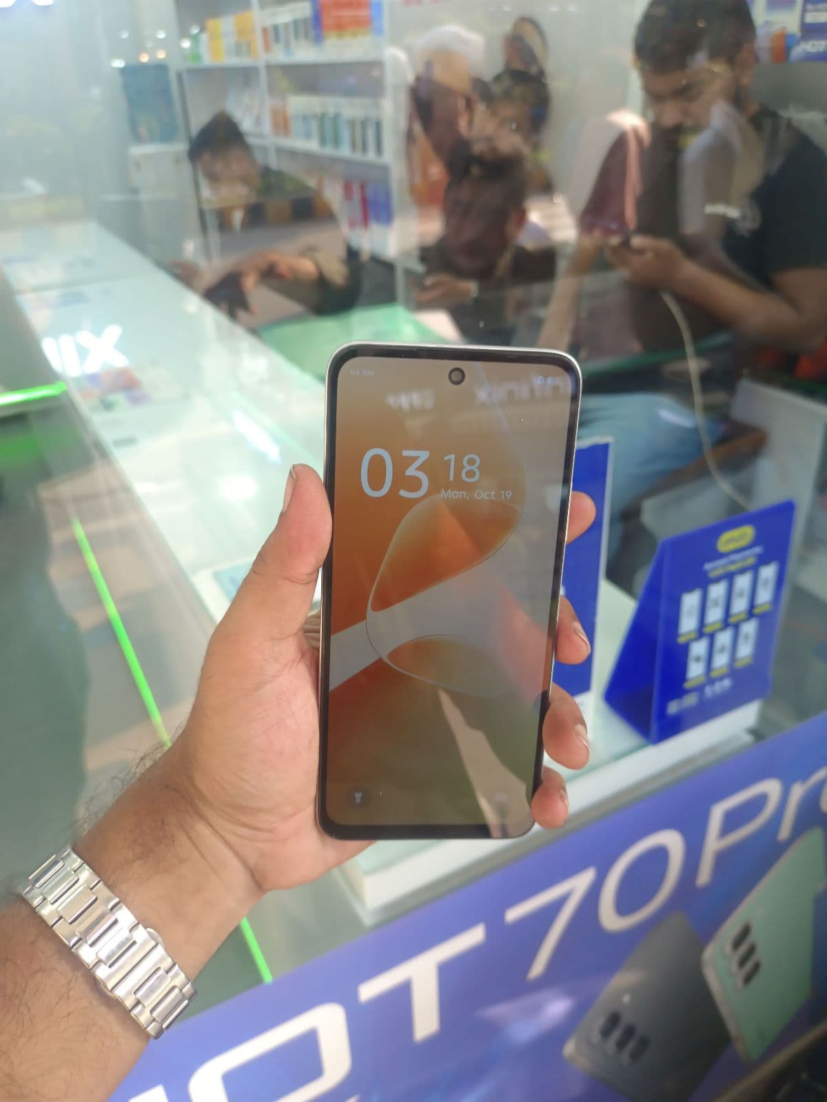 Infinix Hot 60i 6GB / 128GB in Titanium Silver — photo 2