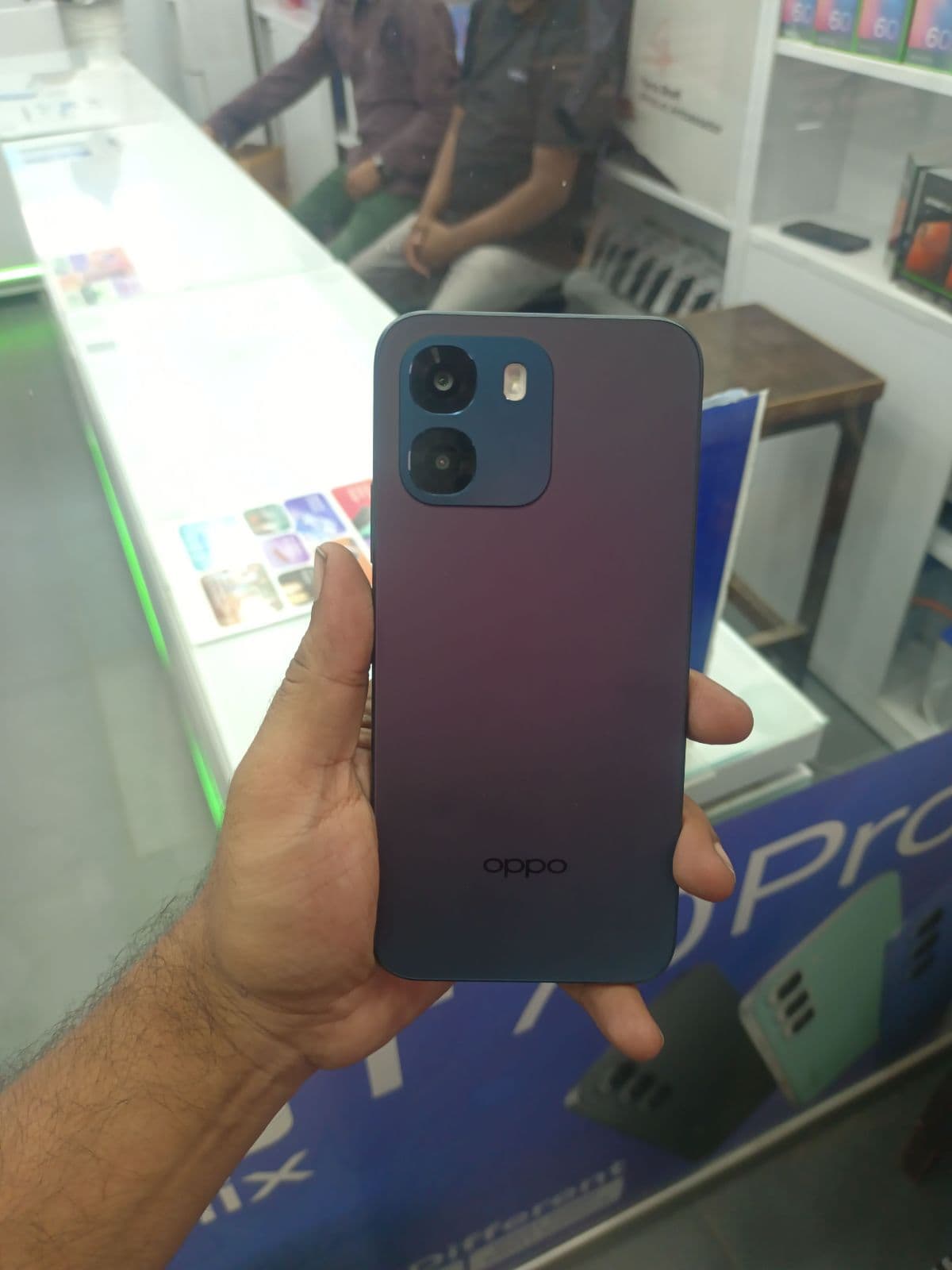 Oppo A6 · 8GB / 256GB