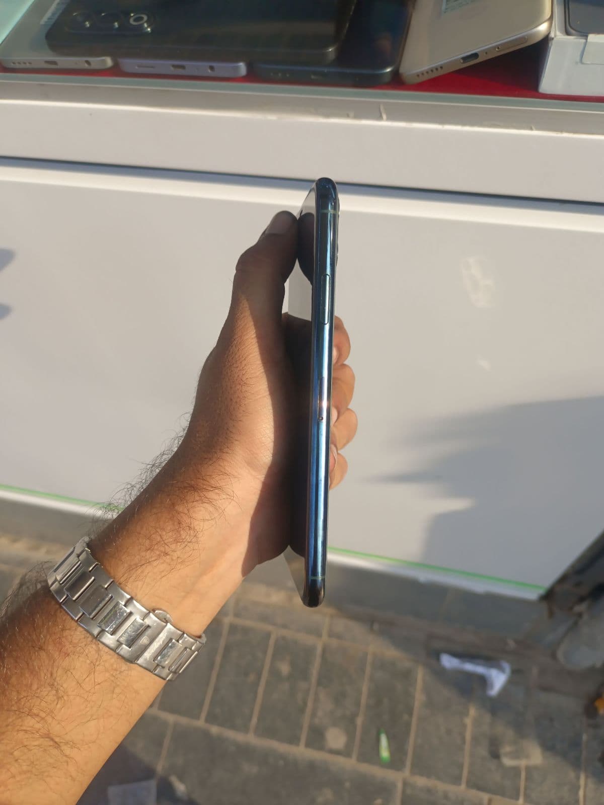 Apple iPhone 11 Pro Max 512GB in Midnight Green — photo 4