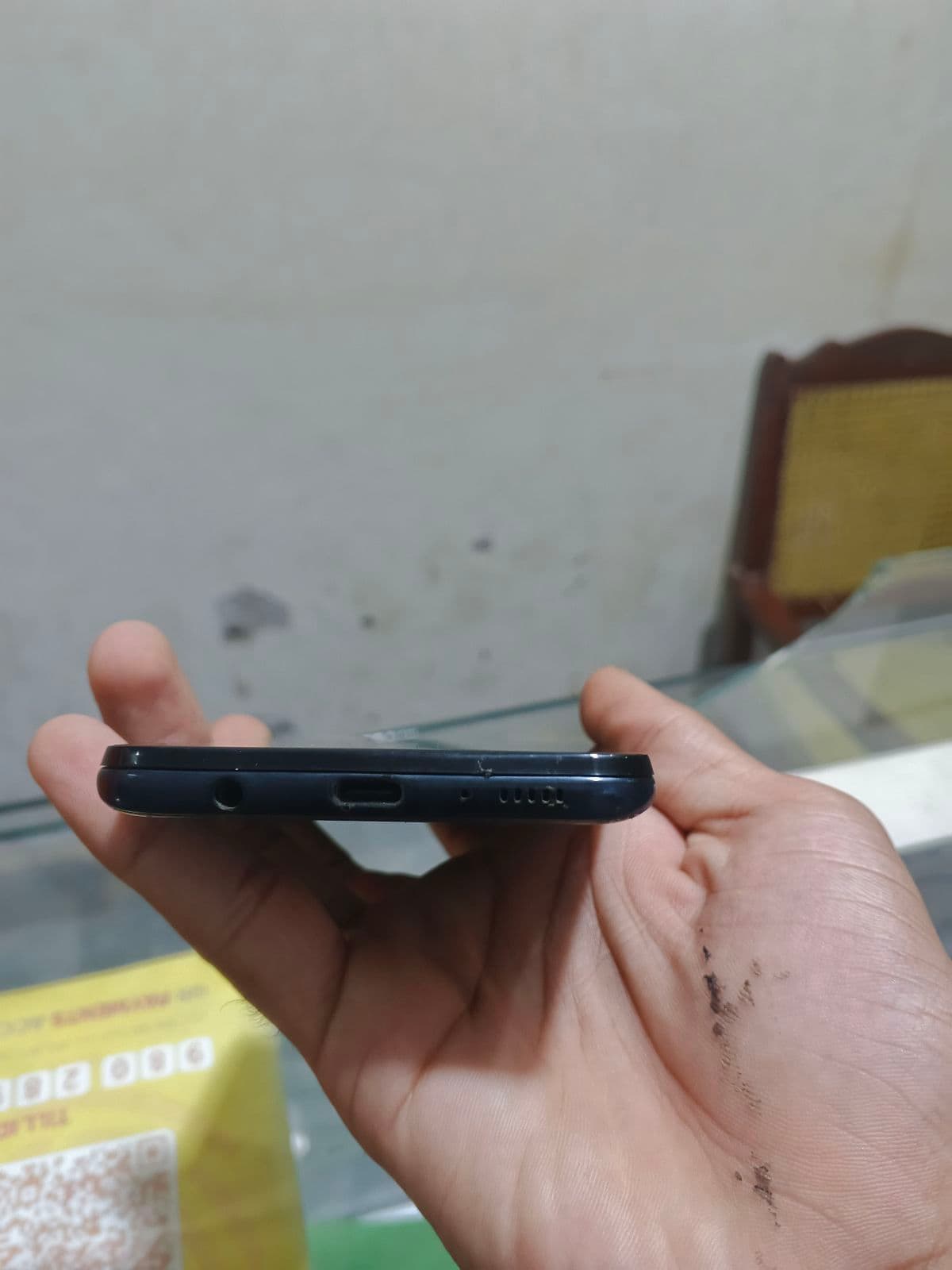 Samsung Galaxy A30 4GB / 64GB in Black — photo 3