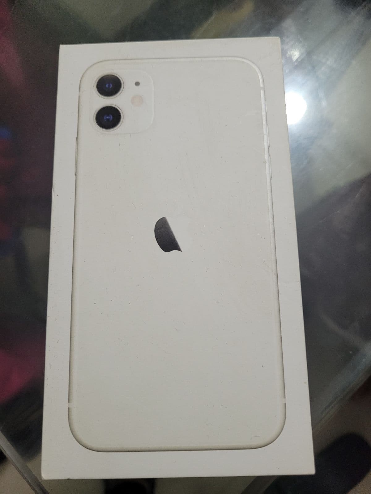 Apple iPhone 11 128GB in White — photo 3