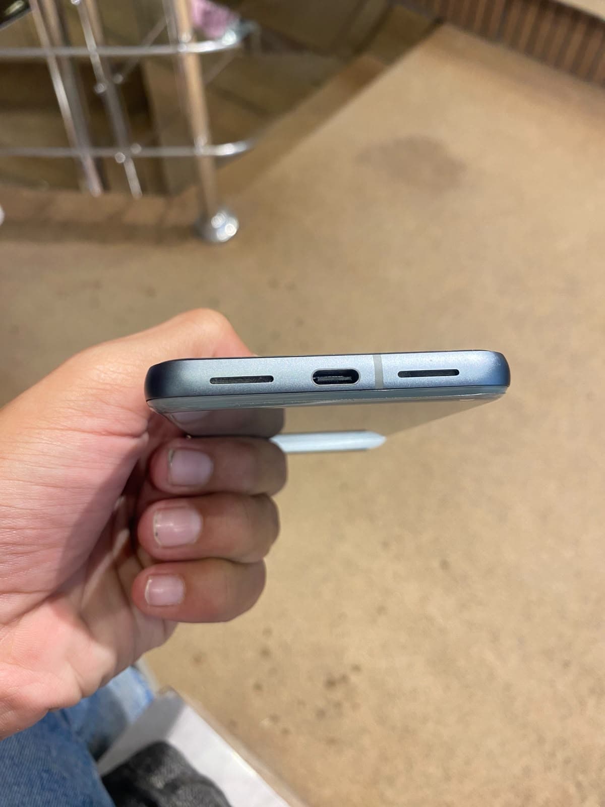 Google Pixel 8 8GB / 128GB in Hazel — photo 3