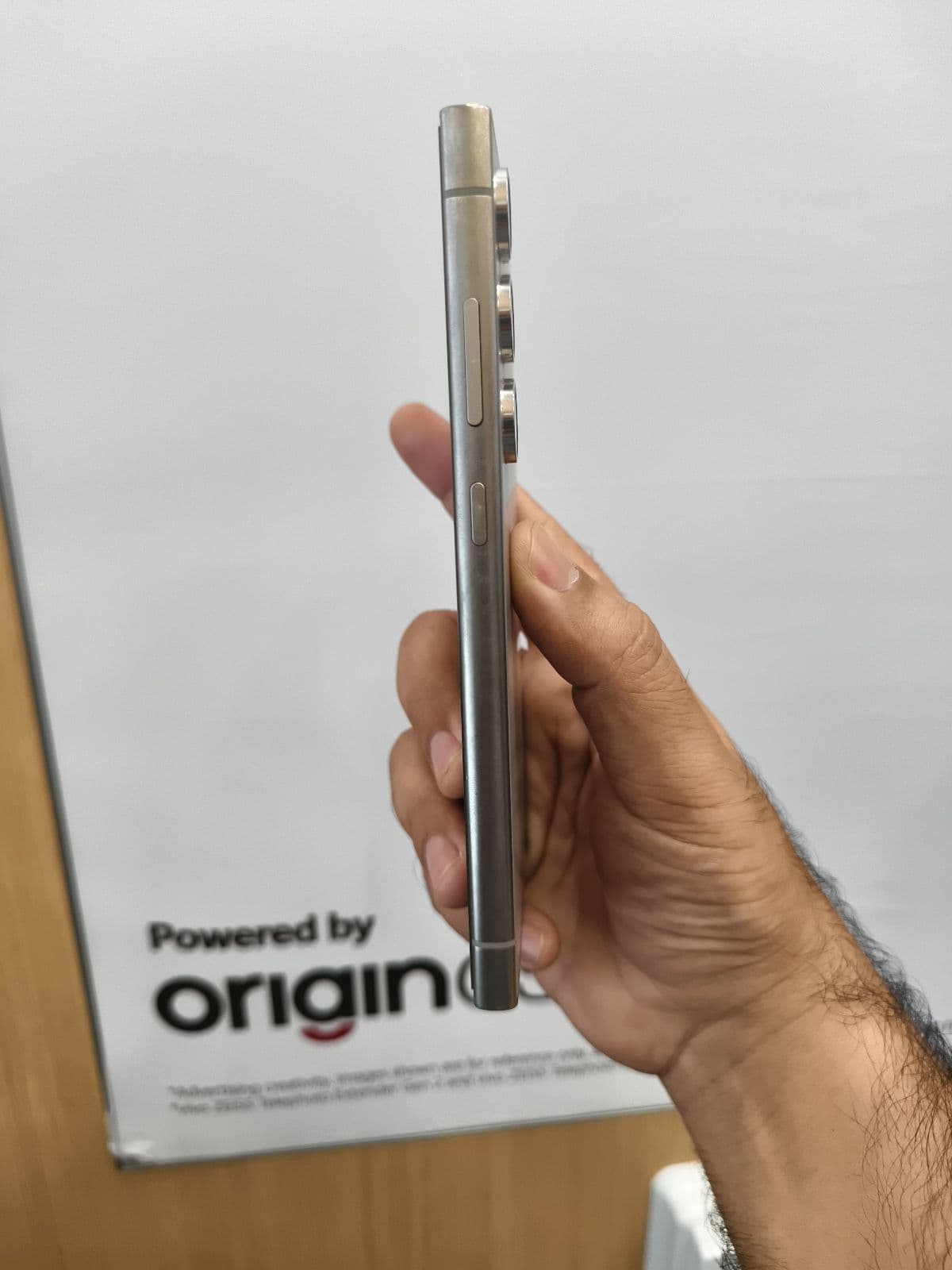 Samsung Galaxy S24 Ultra 12GB / 1TB in Titanium Gray — photo 2