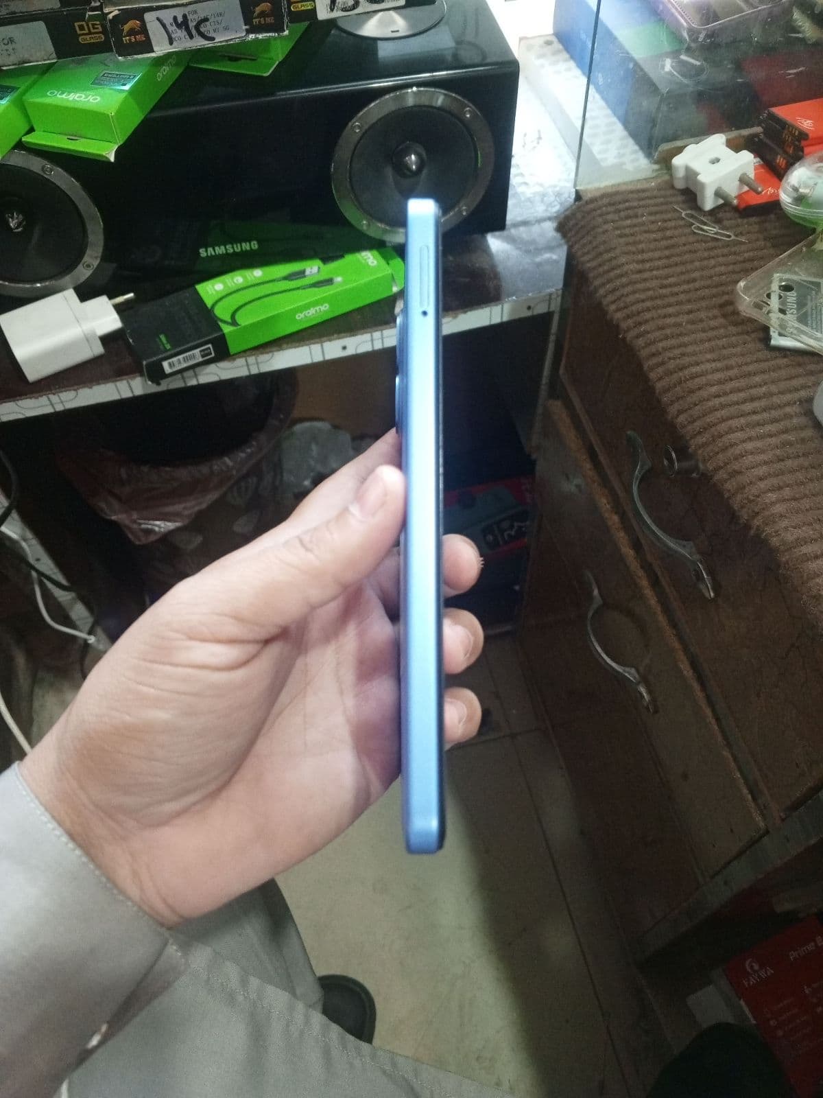 Infinix Smart 10 4GB / 64GB in Iris Blue — photo 4