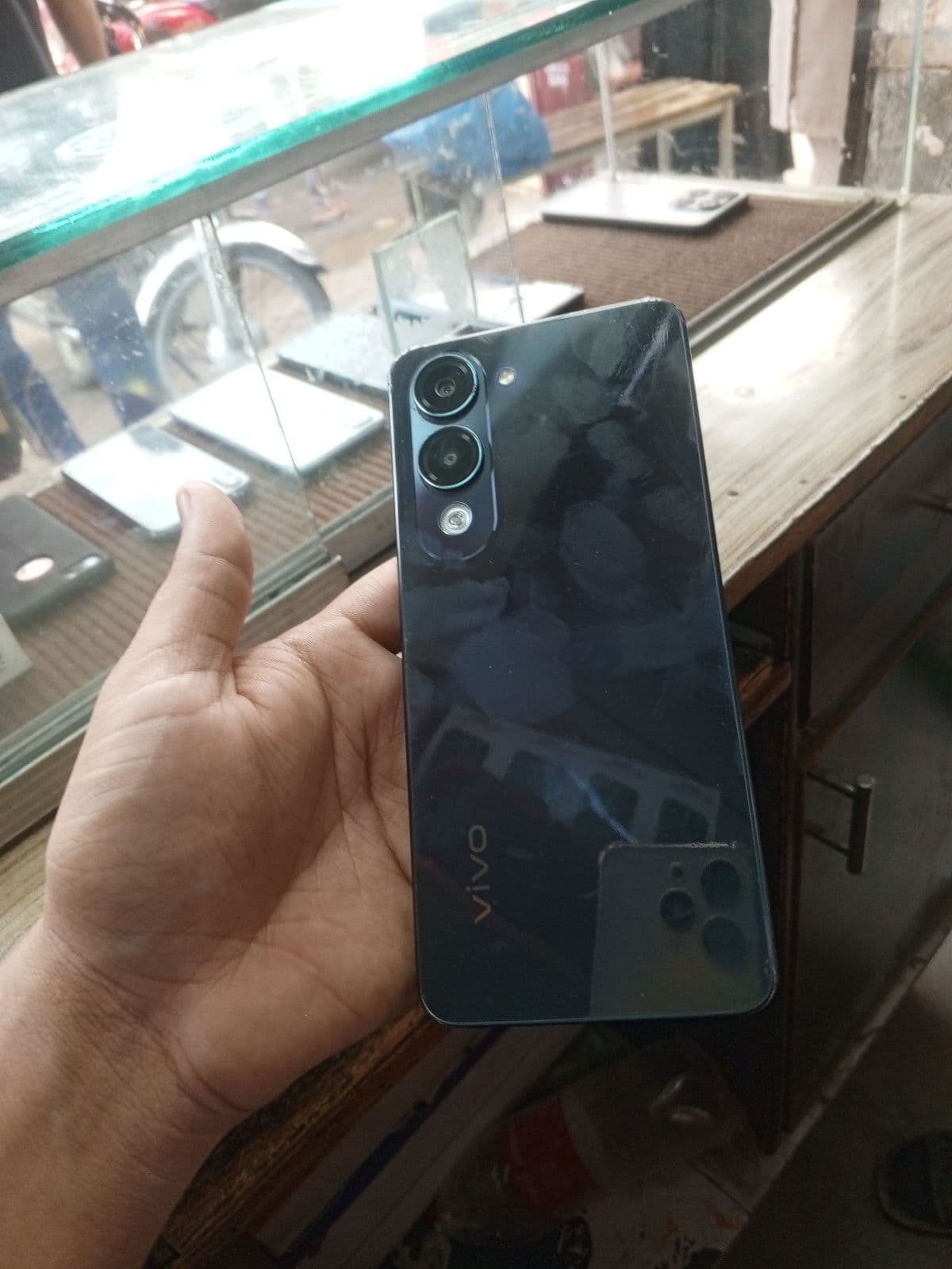 Vivo Y04 4GB / 64GB in Jade Green — photo 4