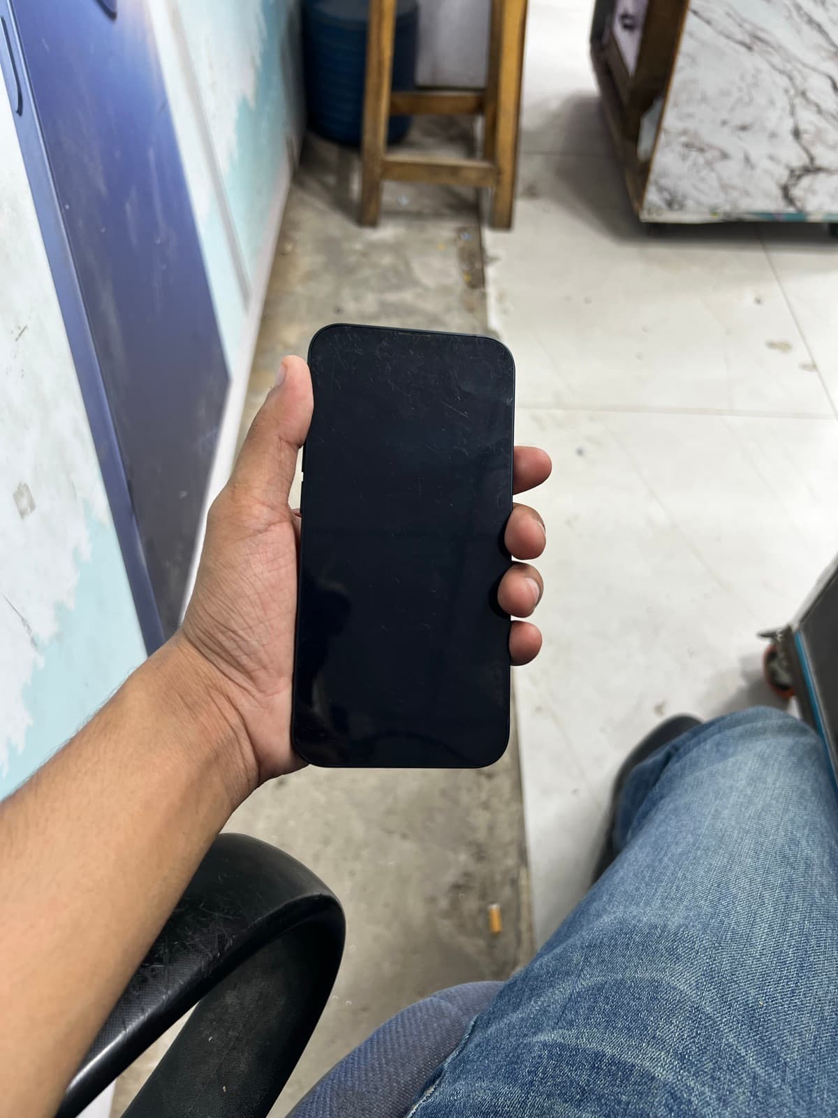 Apple iPhone 13 128GB in Midnight — photo 2