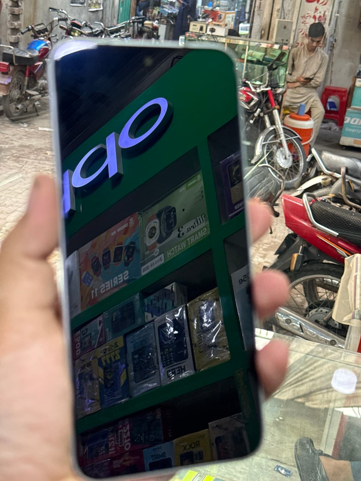 Infinix Hot 60 Pro 8GB / 128GB in Titanium Silver — photo 4