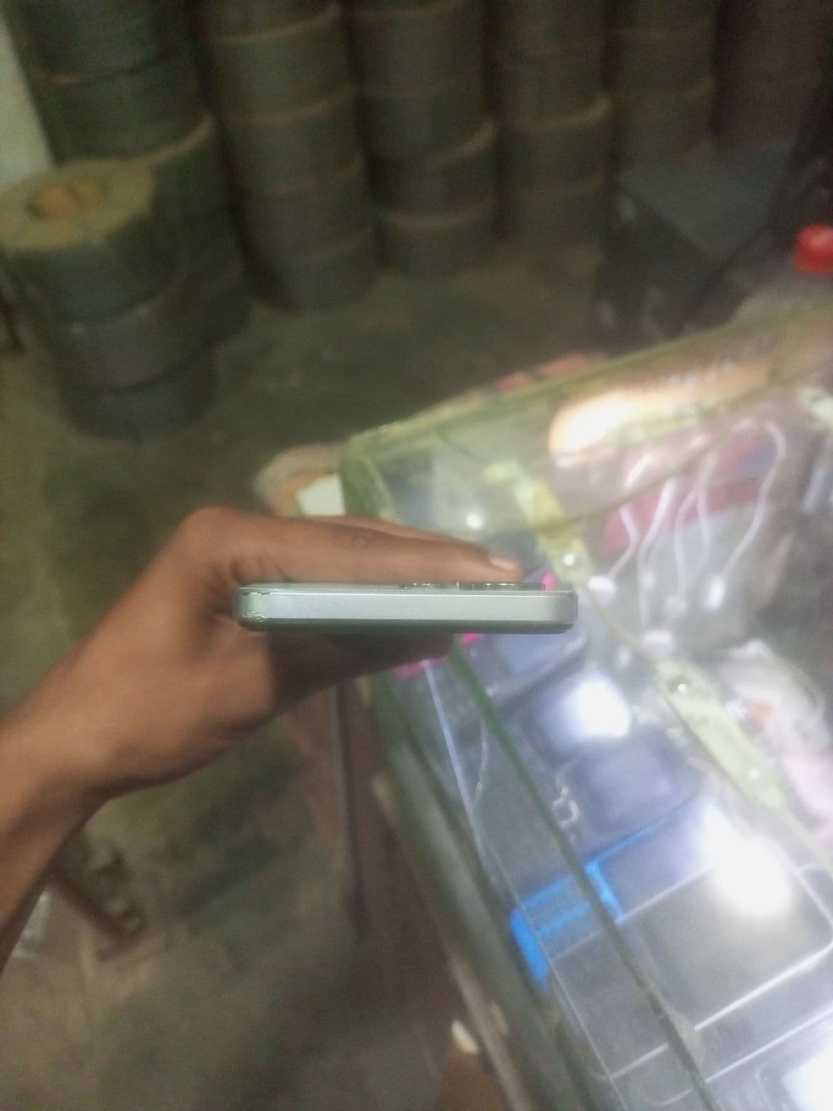 Infinix Hot 30 Play 4GB / 64GB in Blade White — photo 5
