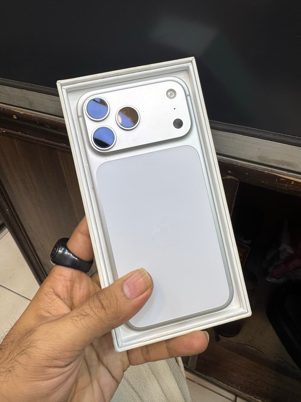 Apple iPhone 17 Pro Max 256GB in Silver — photo 1
