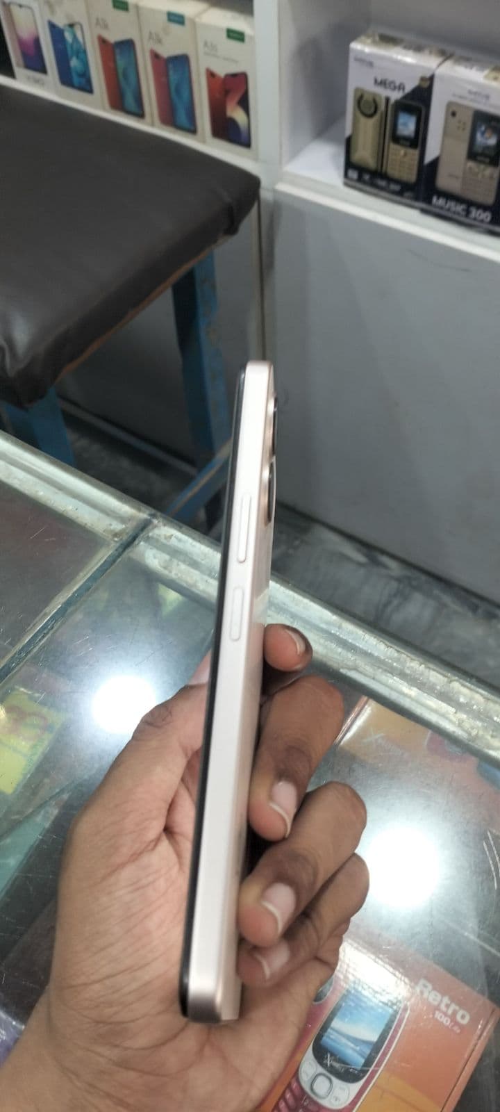 Vivo Y11d 6GB / 128GB in Sunrise Gold — photo 4