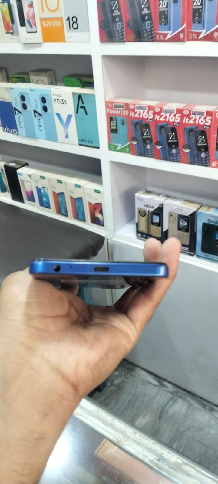 Tecno Spark Go 3 4GB / 128GB in Galaxy Blue — photo 3