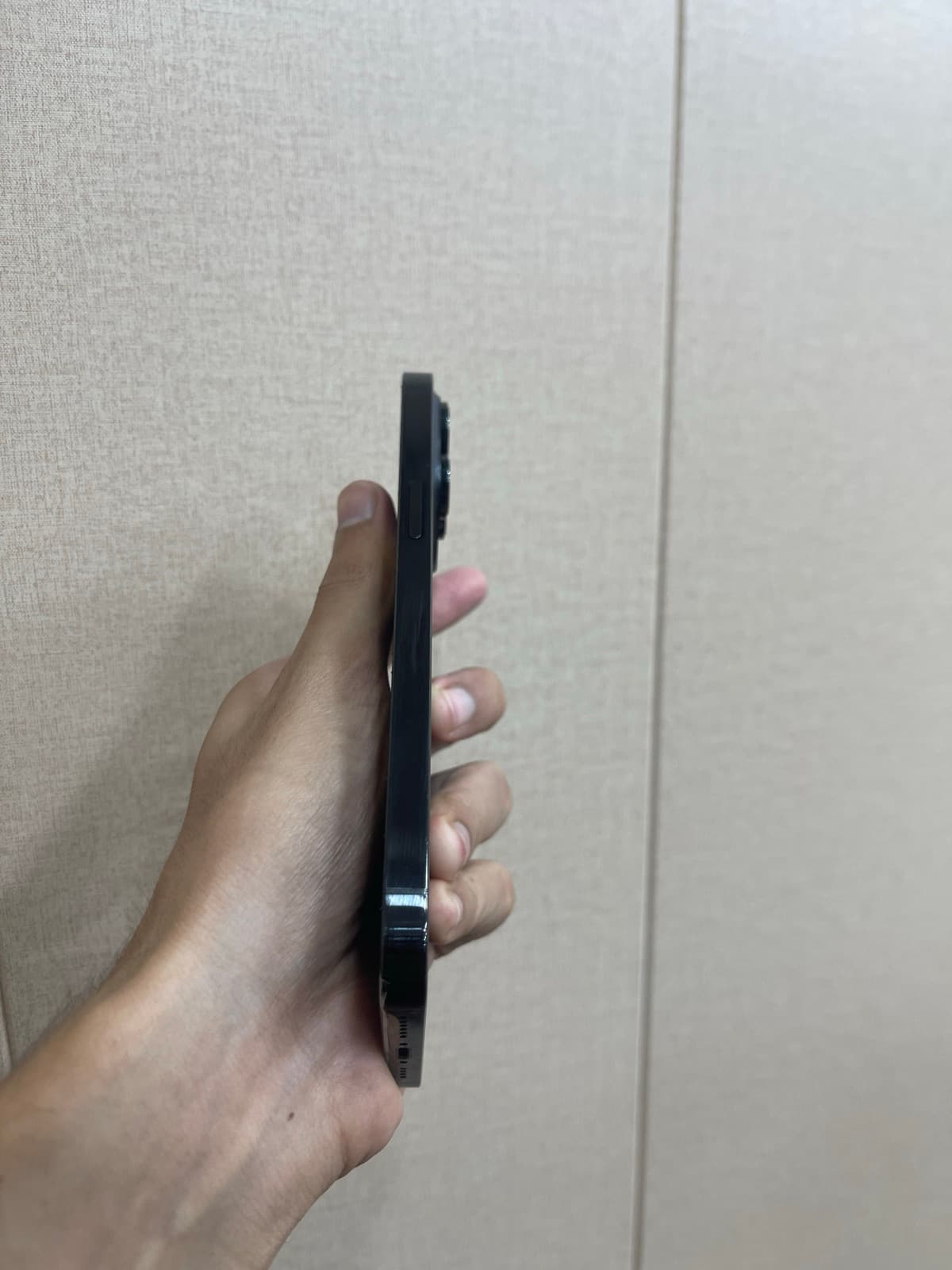 Apple iPhone 14 Pro Max 128GB in Space Black — photo 2