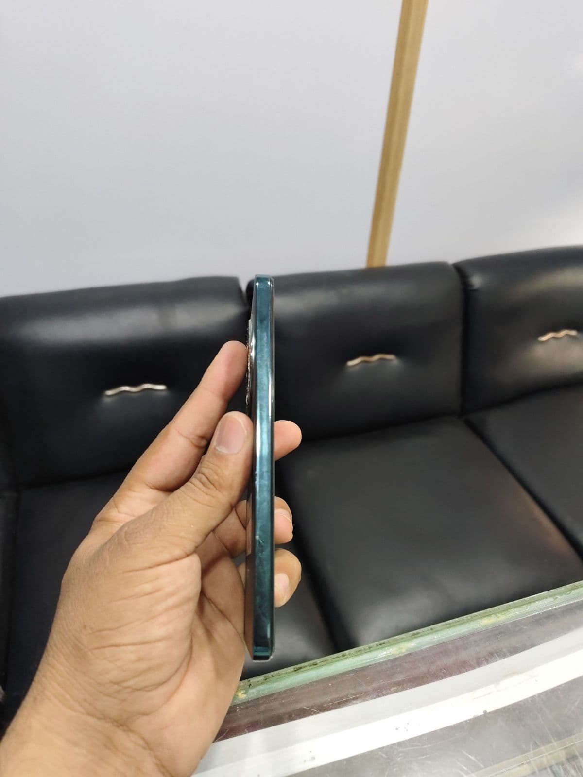 Oppo Reno 12 F 4G 8GB / 256GB in Olive Green — photo 2