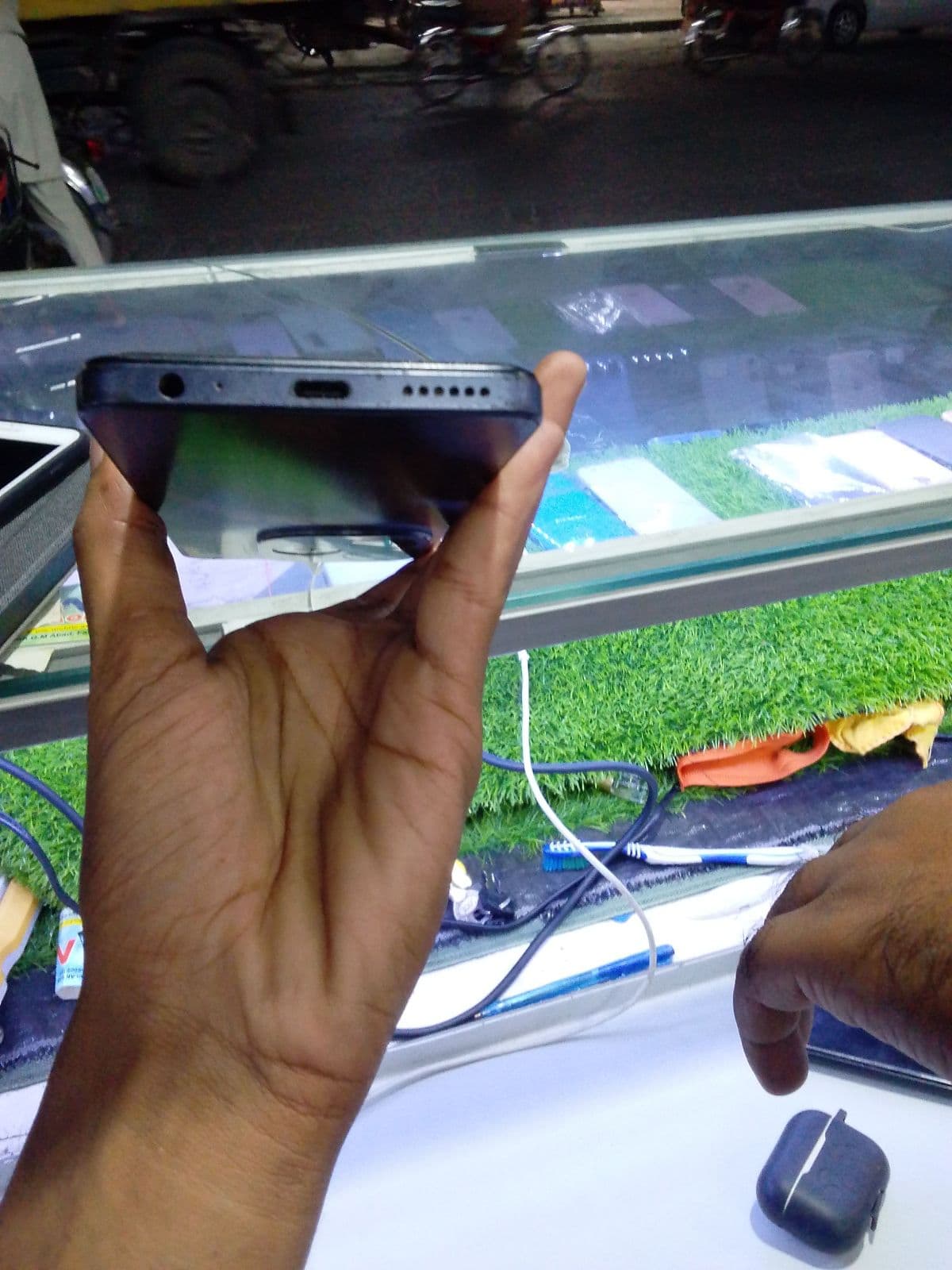 Infinix Smart 8 Pro 4GB / 128GB in Timber Black — photo 3