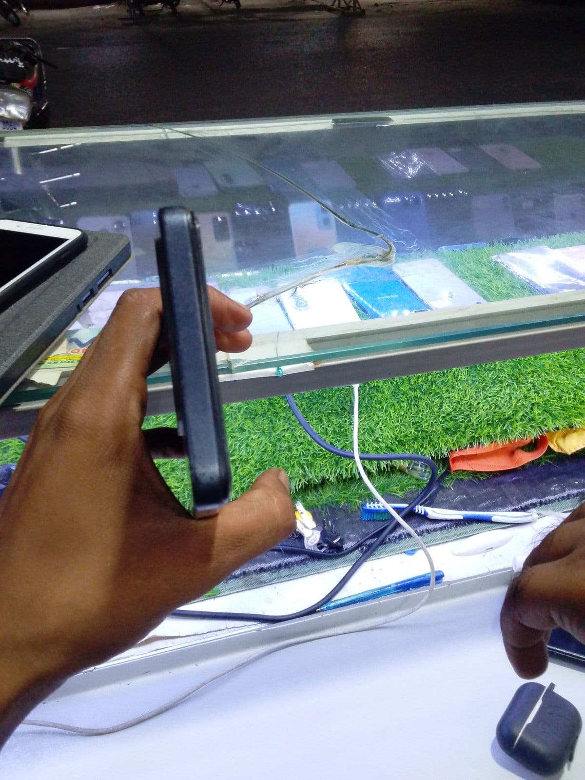 Infinix Smart 8 Pro 4GB / 128GB in Timber Black — photo 4