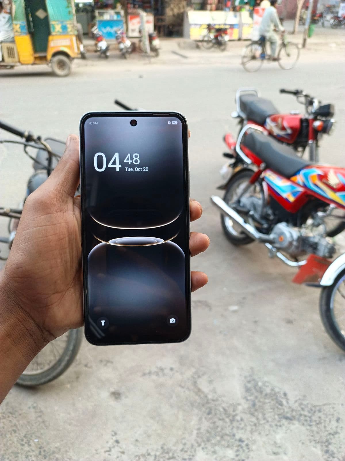 Infinix Smart 10 4GB / 64GB in Titanium Silver — photo 2