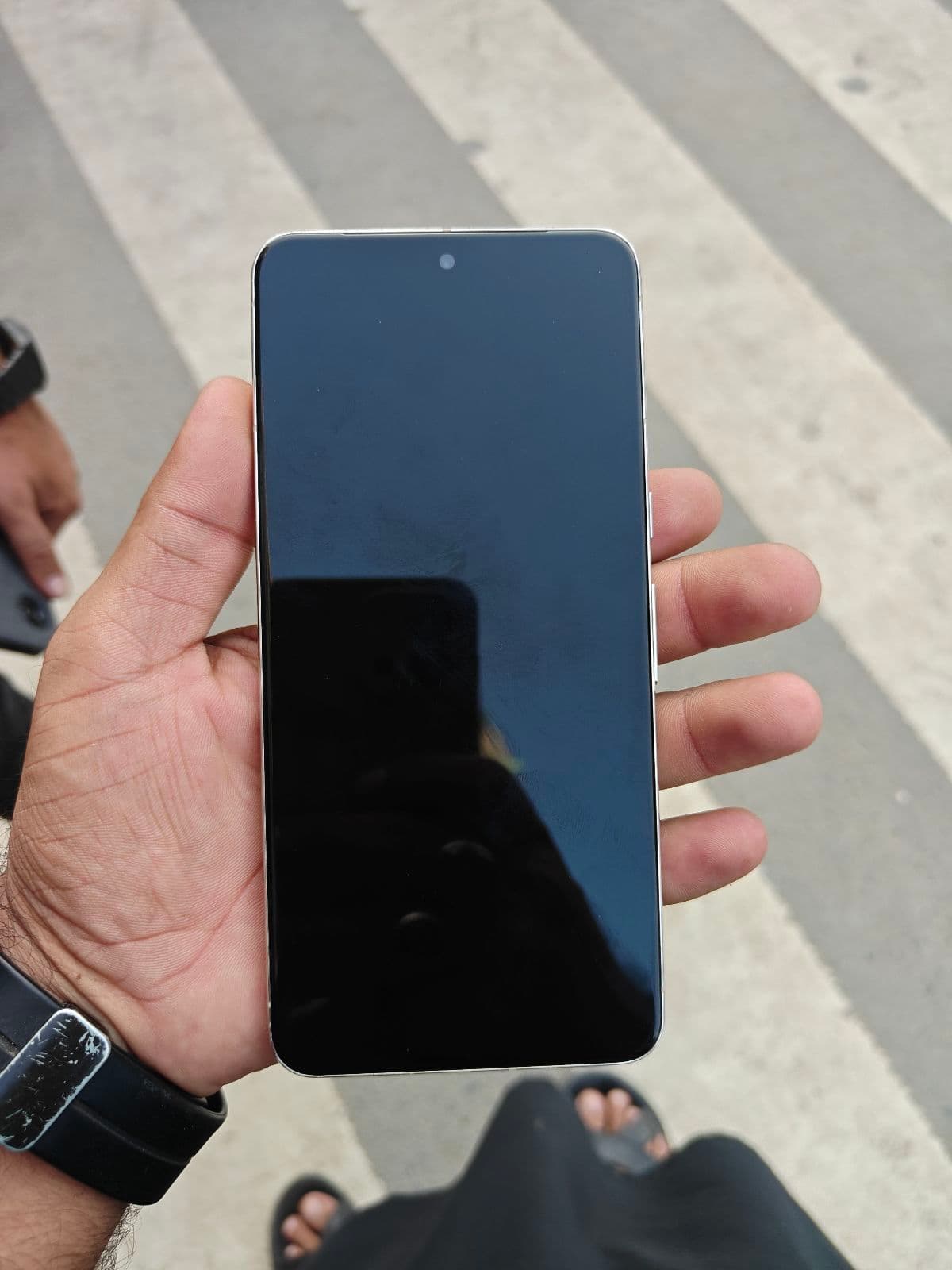 Google Pixel 8 Pro 12GB / 128GB in Porcelain — photo 4