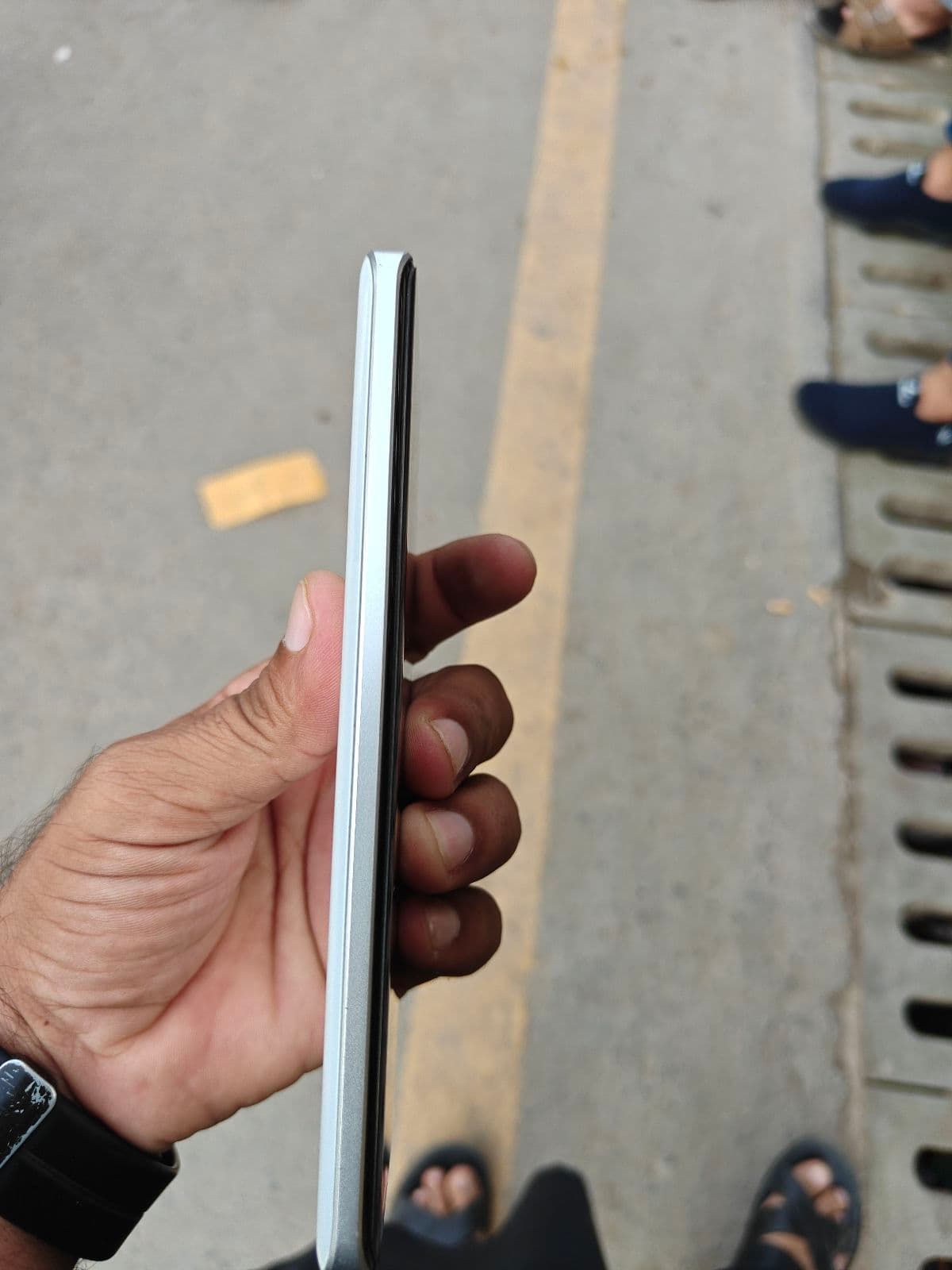 Xiaomi Redmi Note 13 Pro+ 12GB / 512GB in Moonlight White — photo 3