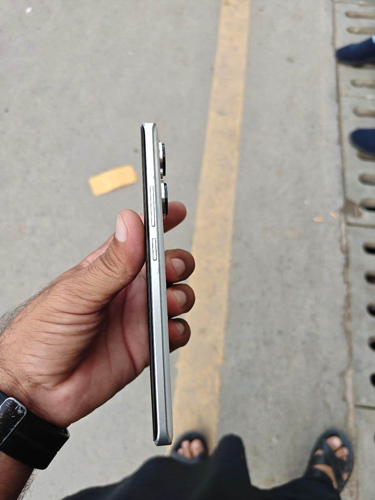 Xiaomi Redmi Note 13 Pro+ 12GB / 512GB in Moonlight White — photo 4