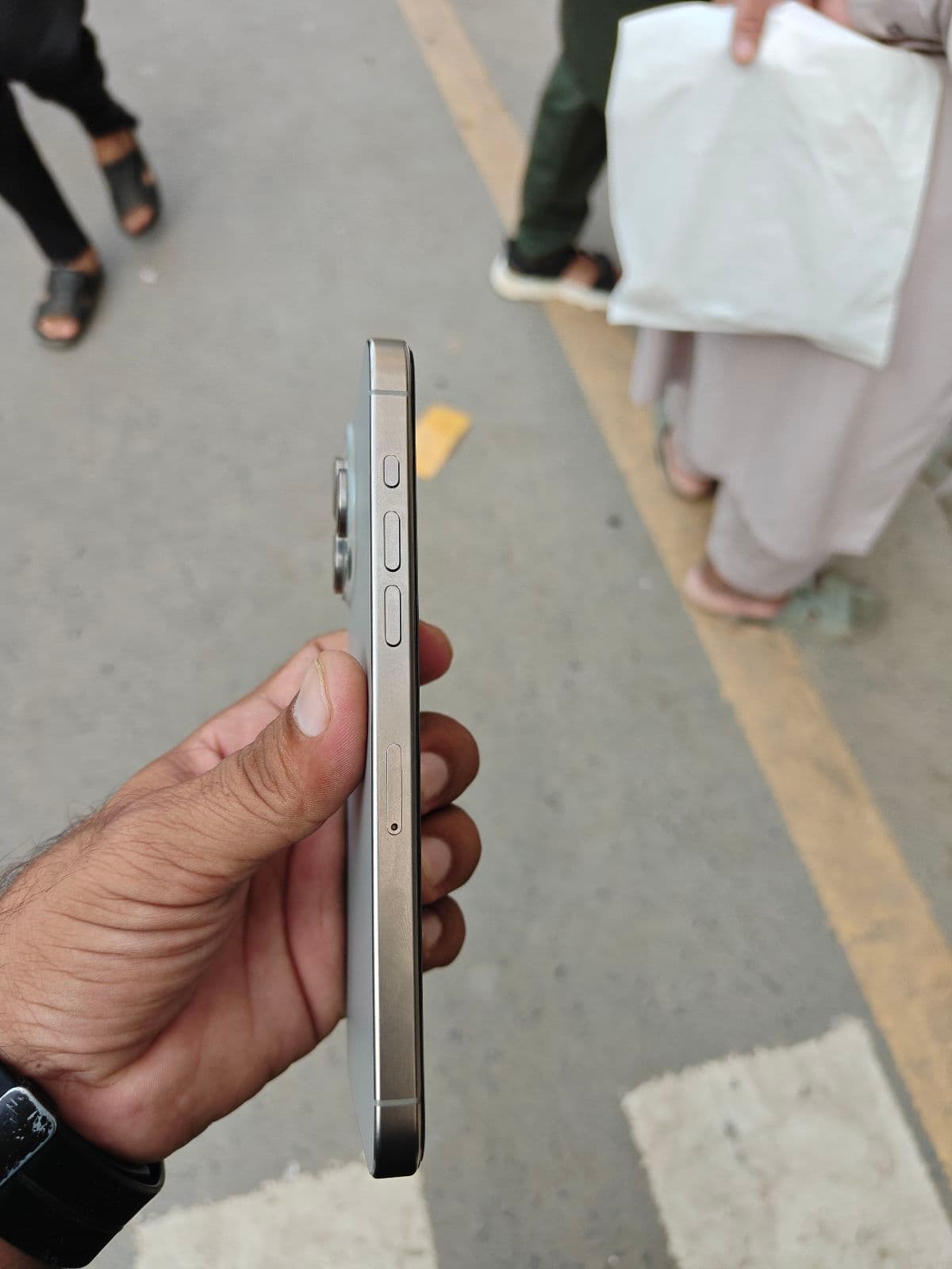 Apple iPhone 15 Pro Max 256GB in Natural Titanium — photo 4
