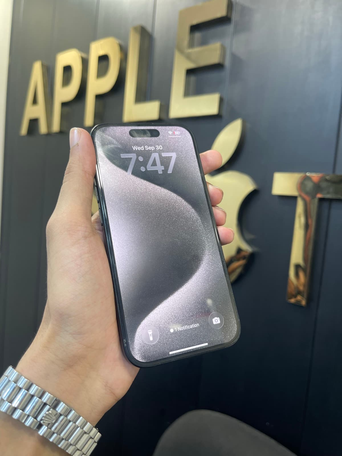 Apple iPhone 15 128GB in Black — photo 4