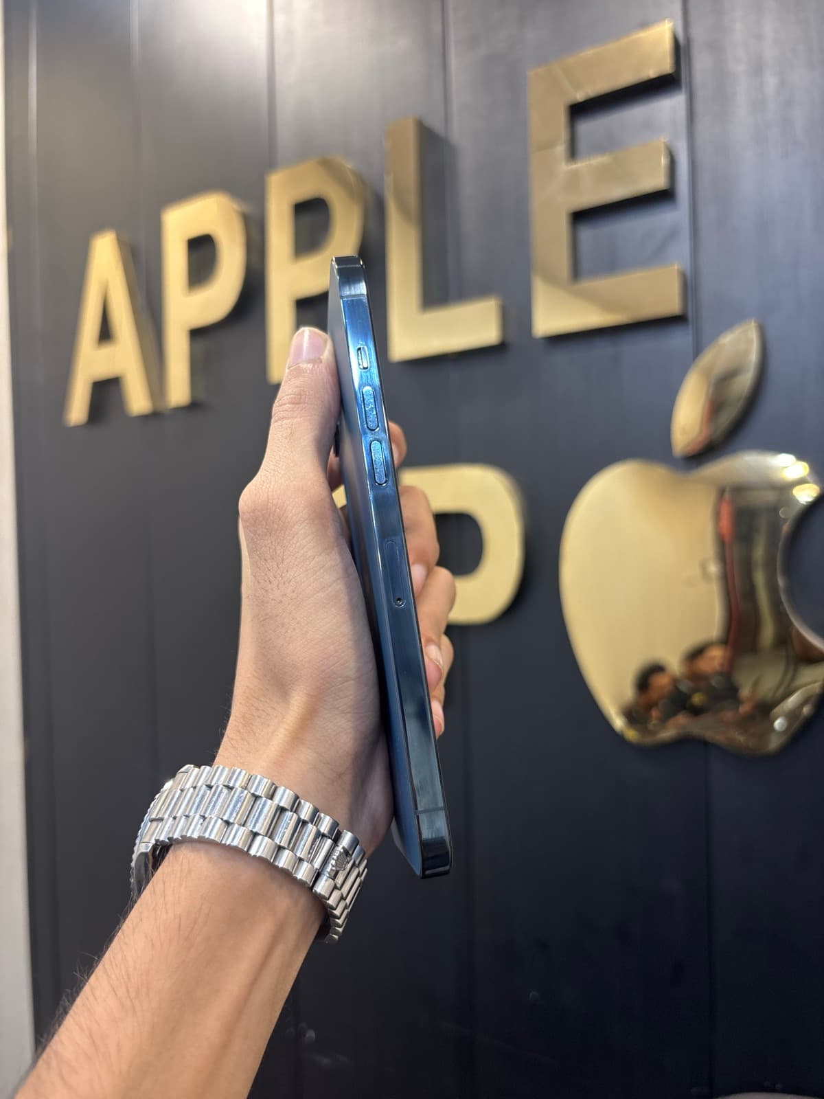 Apple iPhone 12 Pro Max 512GB in Pacific Blue — photo 4