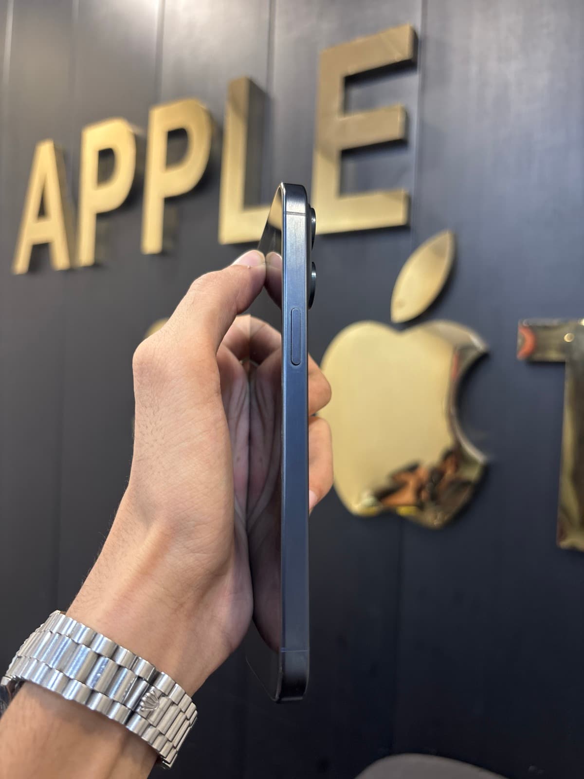 Apple iPhone 15 Pro Max 512GB in Blue Titanium — photo 4