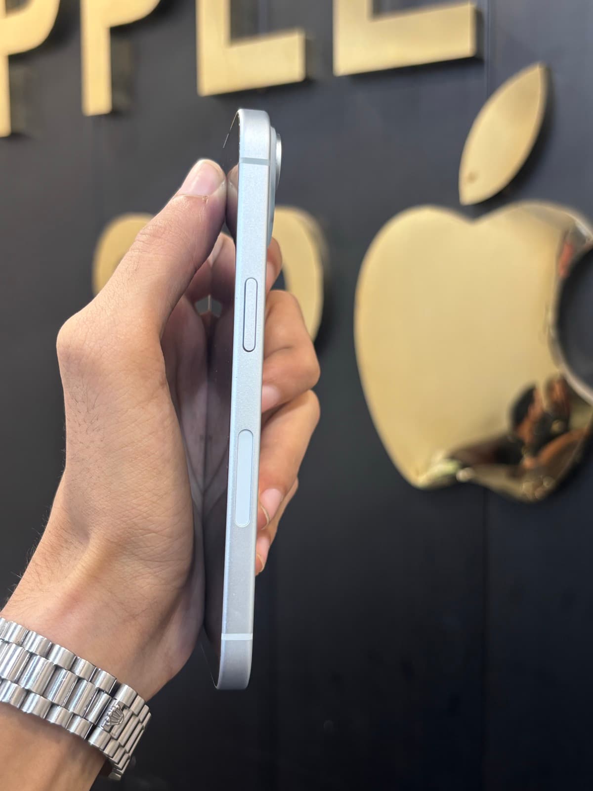 Apple iPhone 15 128GB in Blue — photo 2
