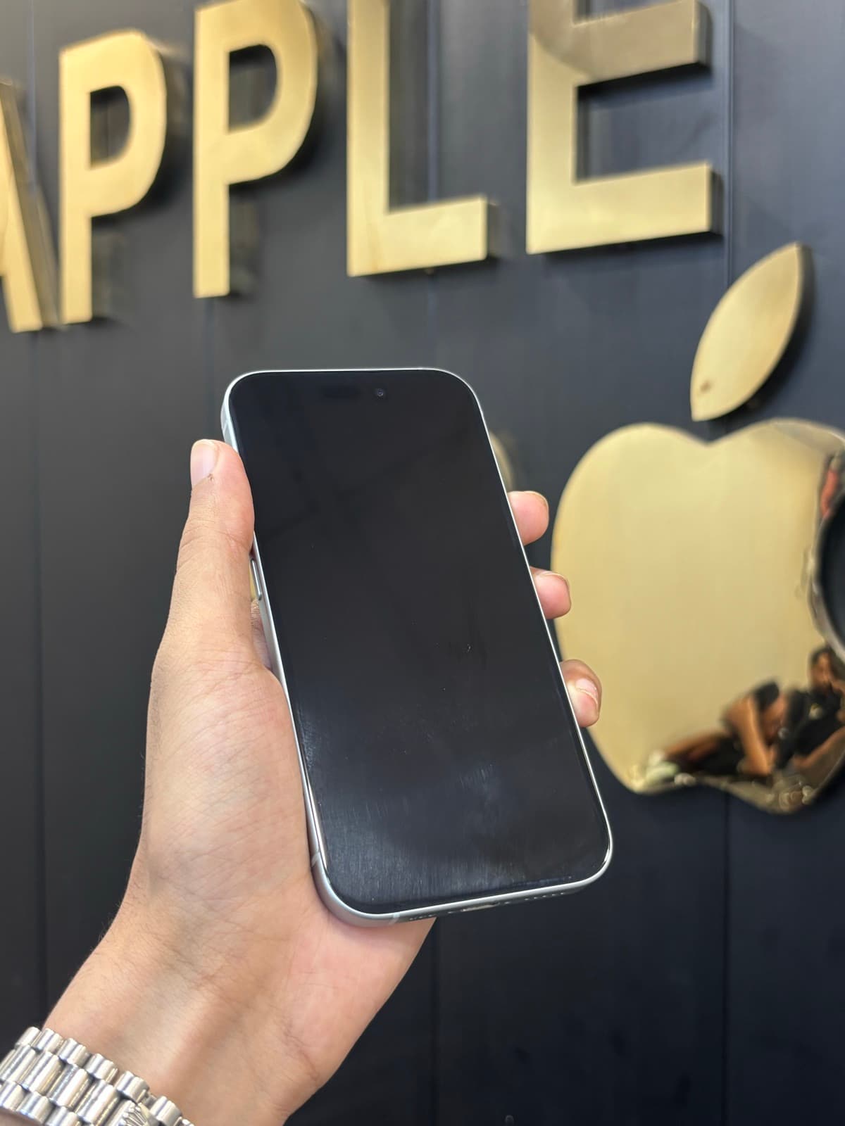 Apple iPhone 15 128GB in Blue — photo 3