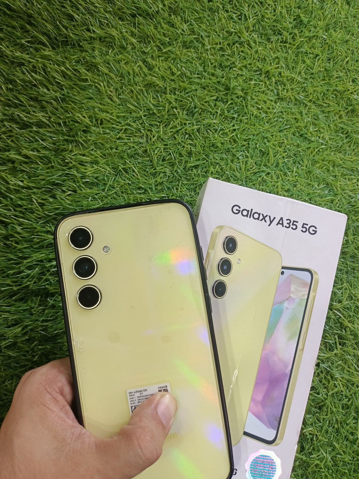 Samsung Galaxy A35 8GB / 256GB in Awesome Lemon — photo 1
