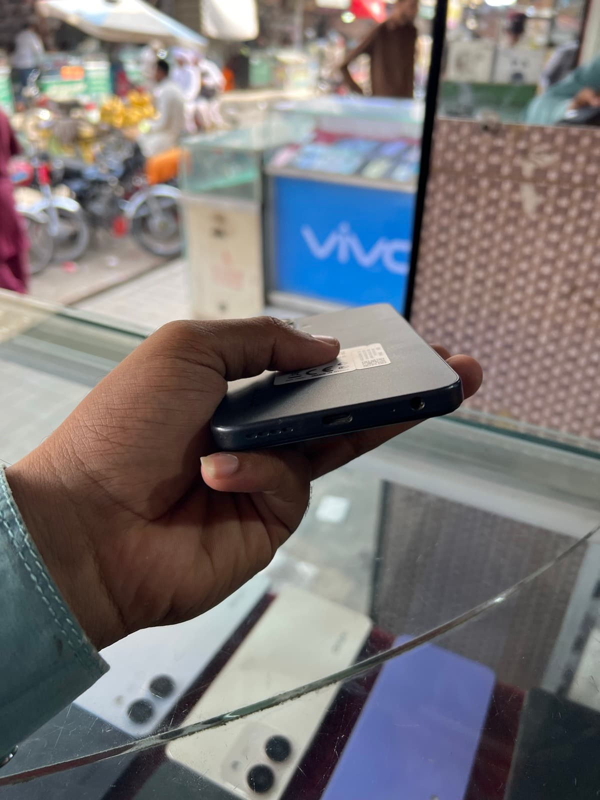Infinix Smart 10 4GB / 128GB in Sleek Black — photo 3